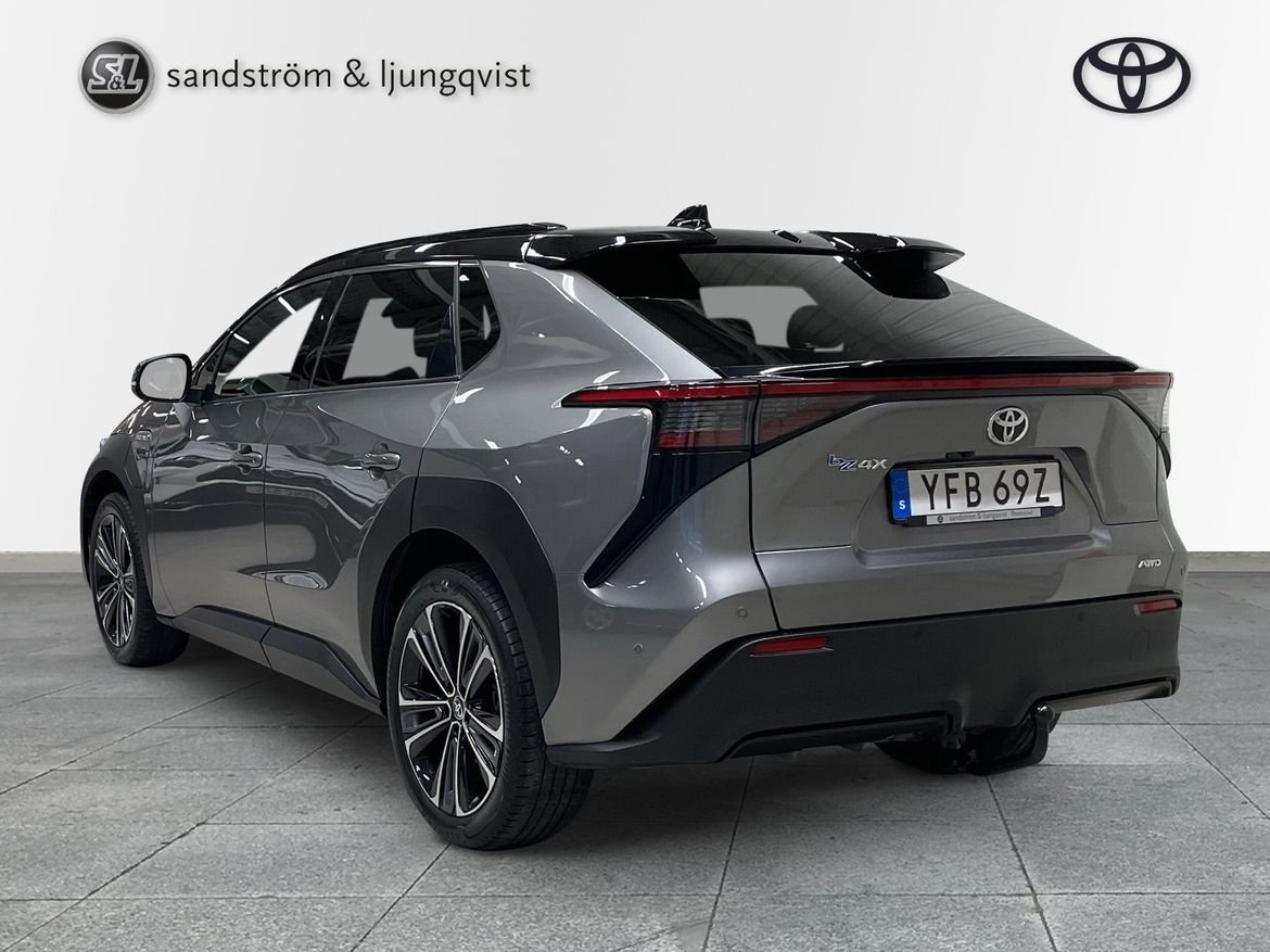 Toyota bZ4X AWD EXECUTIVE 20 ALUFÄLGAR 2023, bild 5/10