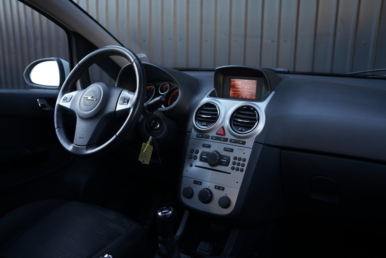 Opel Corsa 5-dörrar 1.2 ecoFLEX, 6 mån 2013, bild 7/10