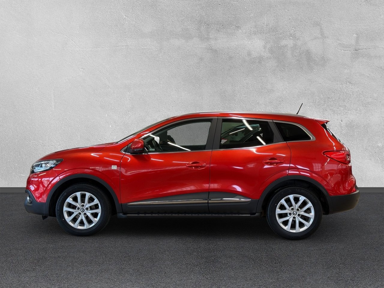 Renault Kadjar 1.2 TCe LIMITED Drag 2017, bild 2/10
