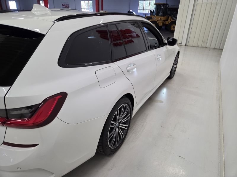 BMW 330 2021, photo 6/10