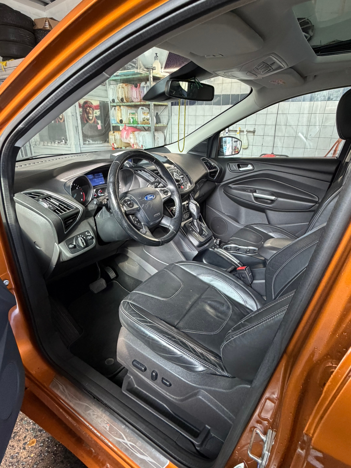 Ford Kuga 2.0 TDCi AWD Powershift 2016, bild 3/9