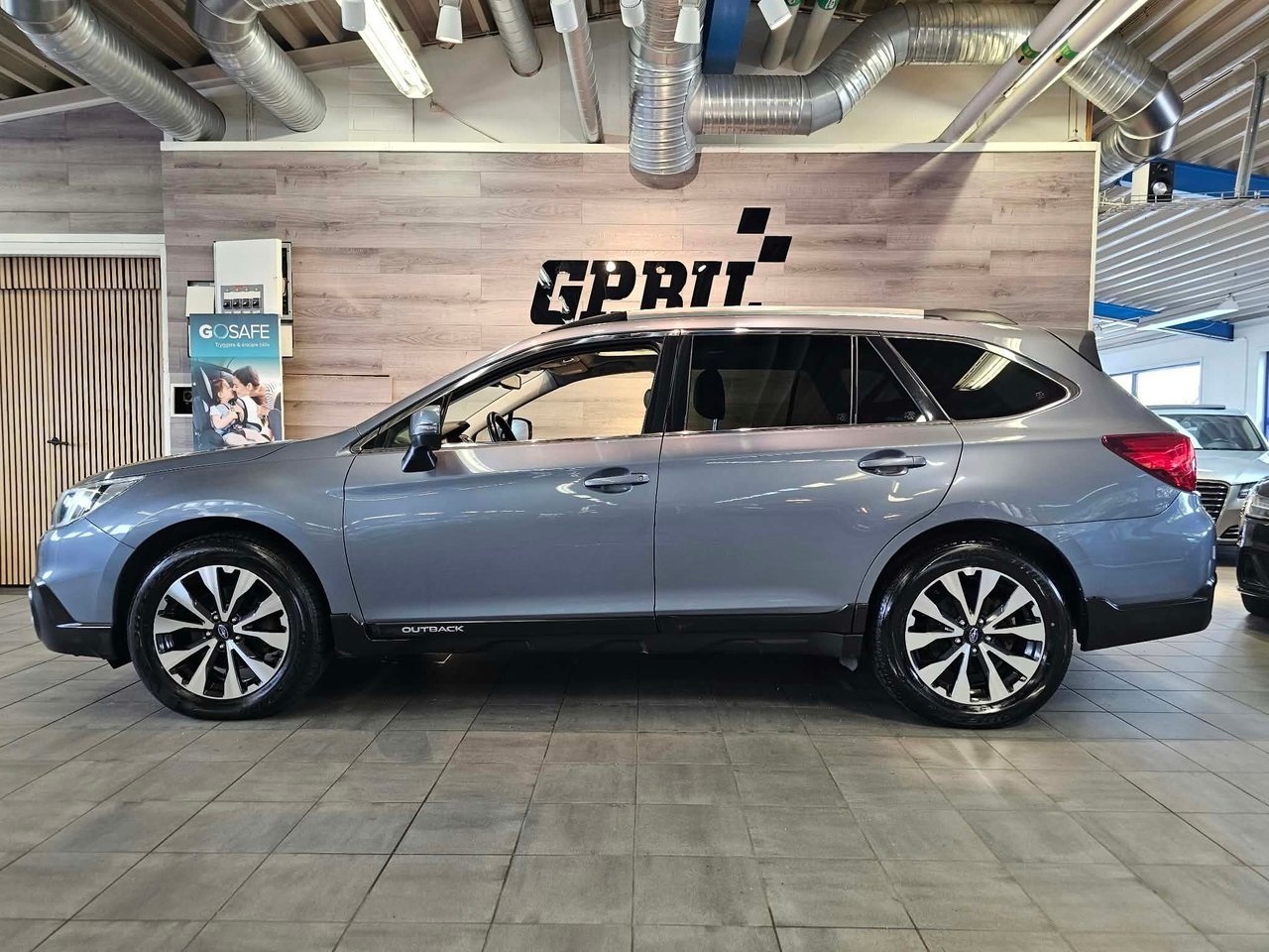 Subaru Outback 2.0 4WD Lineartronic 2016, bild 2/10