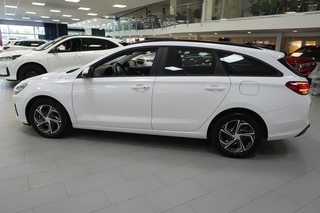 Hyundai i30 2025, bild 2/10