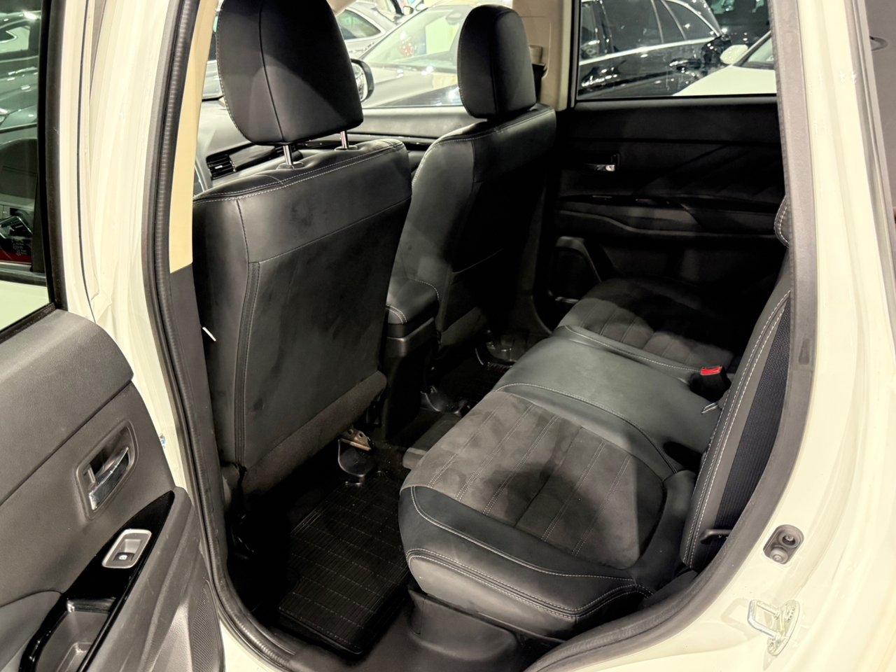 Mitsubishi Outlander Plug-in Hybrid 2018, bild 7/9