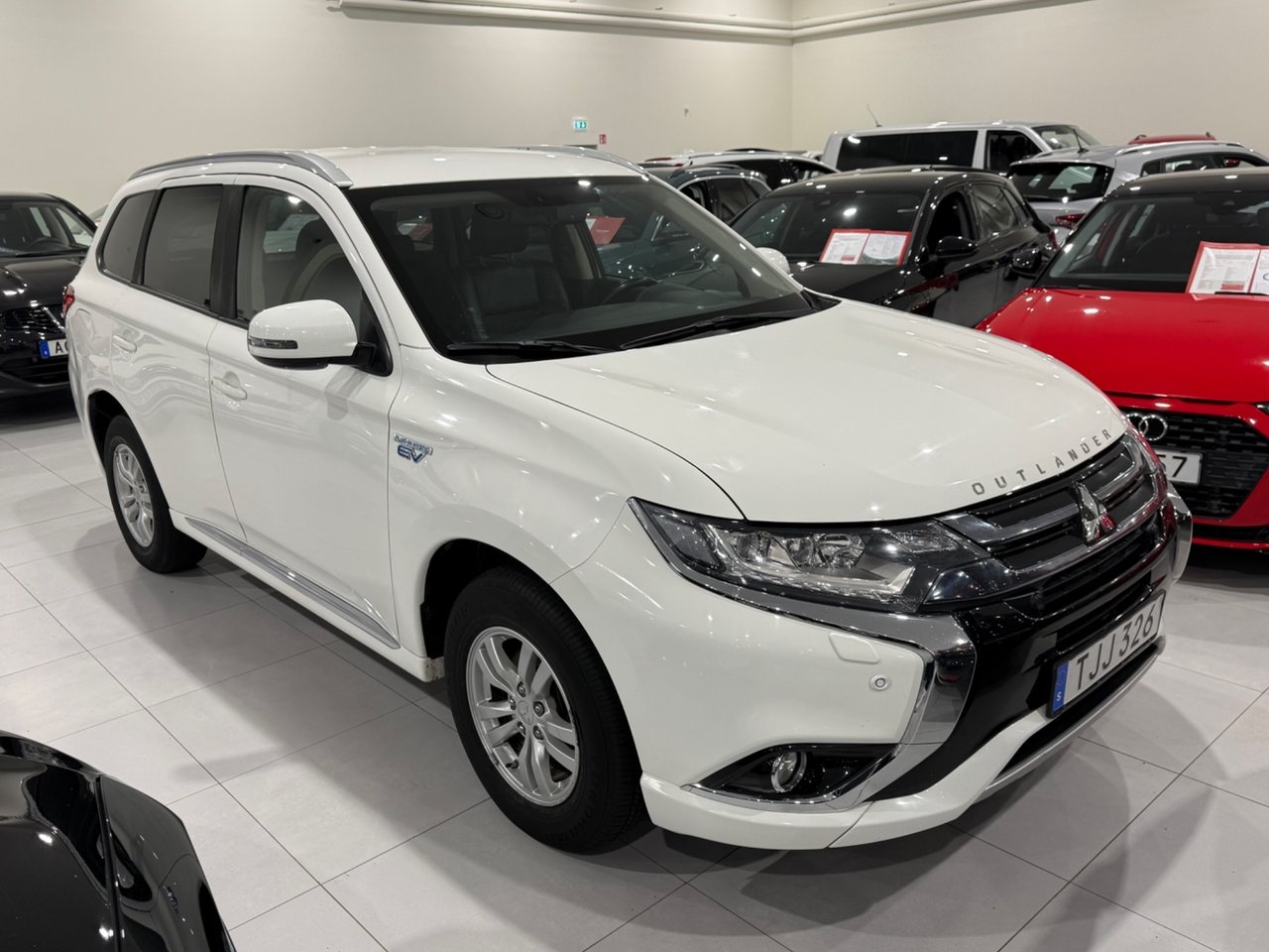 Mitsubishi Outlander Plug-in Hybrid 2018, bild 2/9