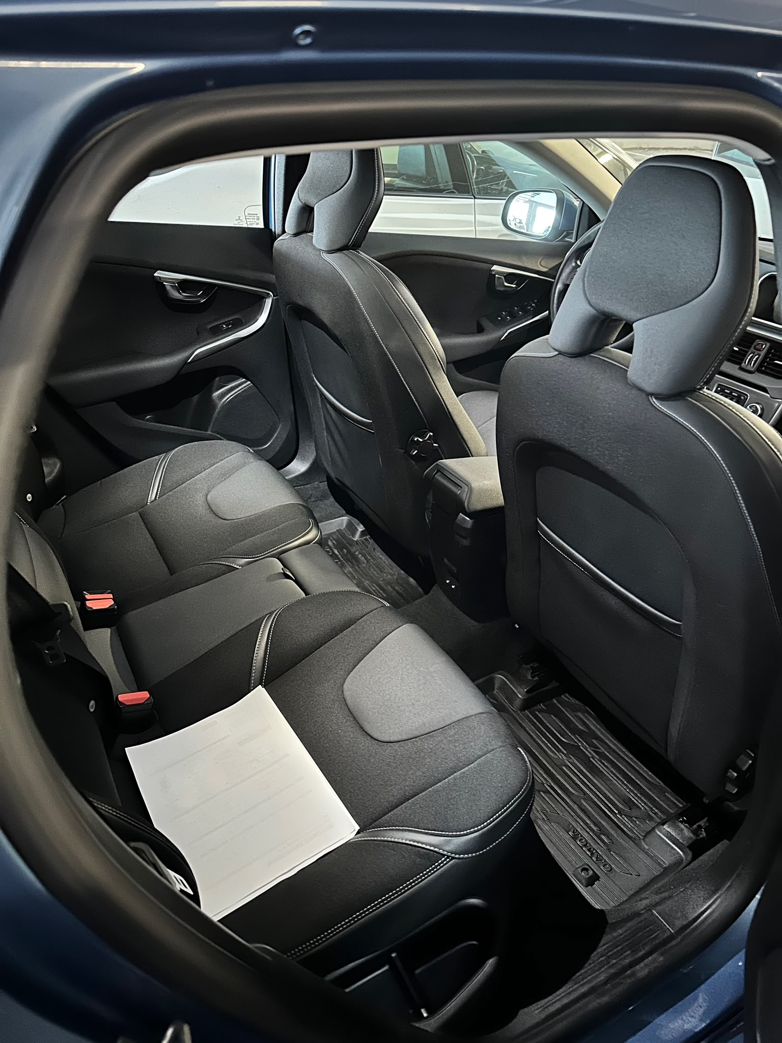 Volvo V40 T2 Geartronic 2016, photo 4/5