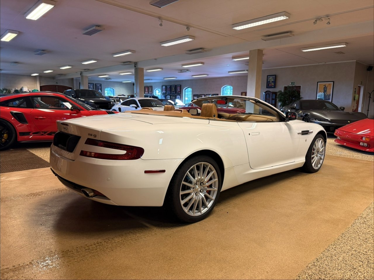 Aston Martin DB9 2009, bild 7/10