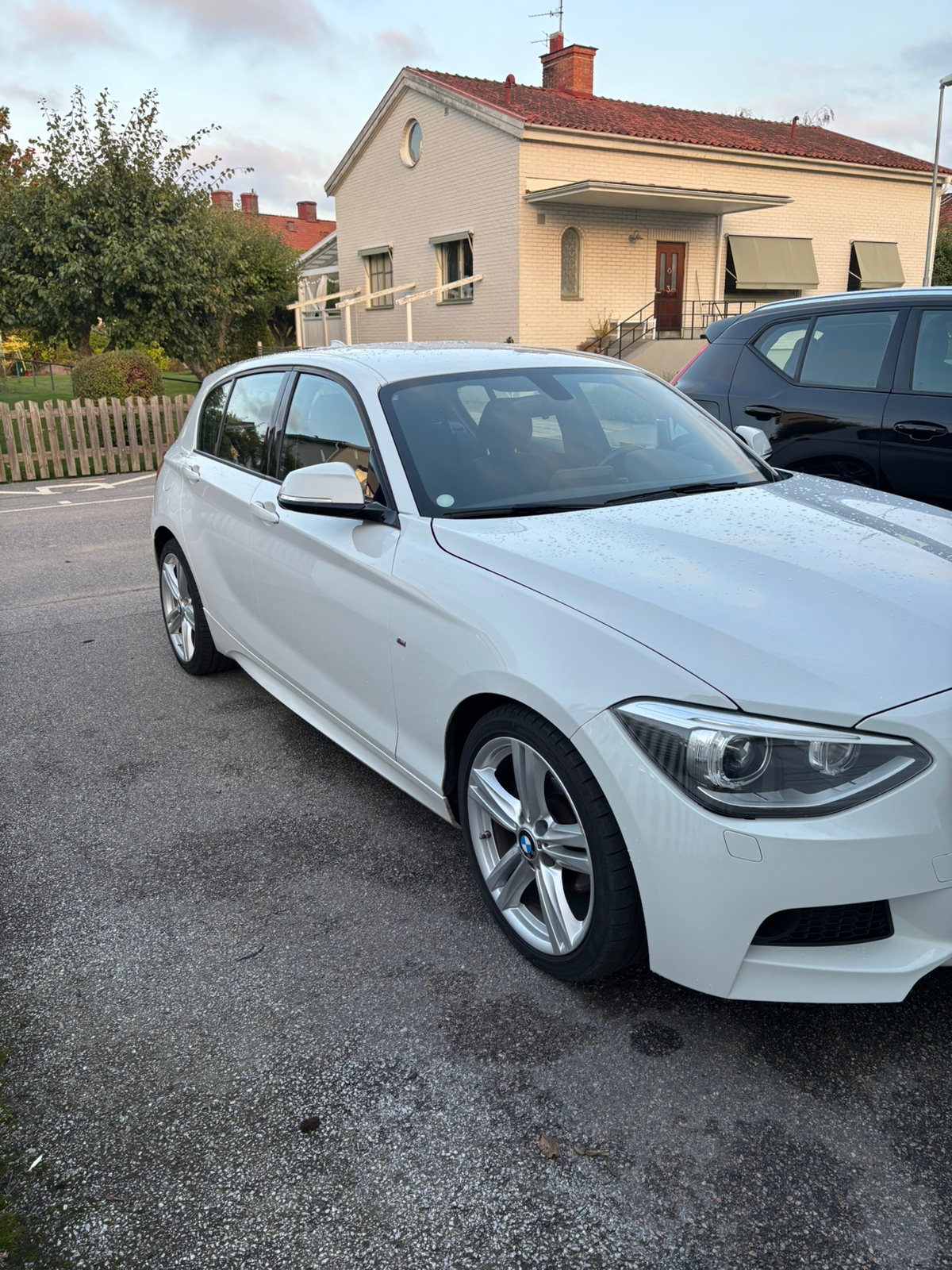 BMW 116 i 5-dörrars Manuell 2015, kuva 2/8