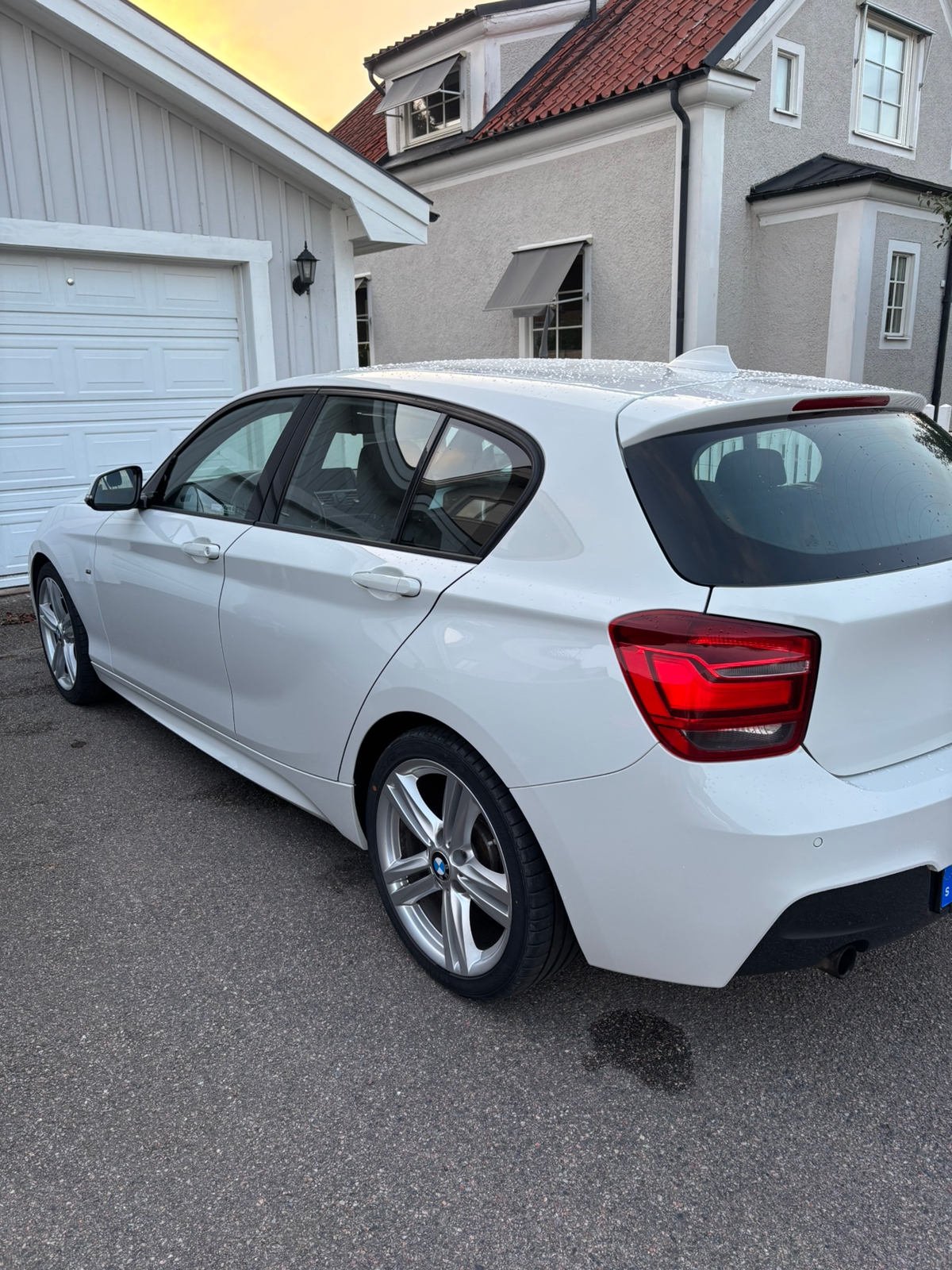 BMW 116 i 5-dörrars Manuell 2015, kuva 3/8