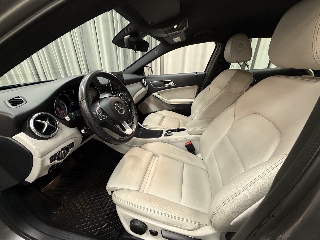 Mercedes-Benz GLA 2017, kuva 7/10