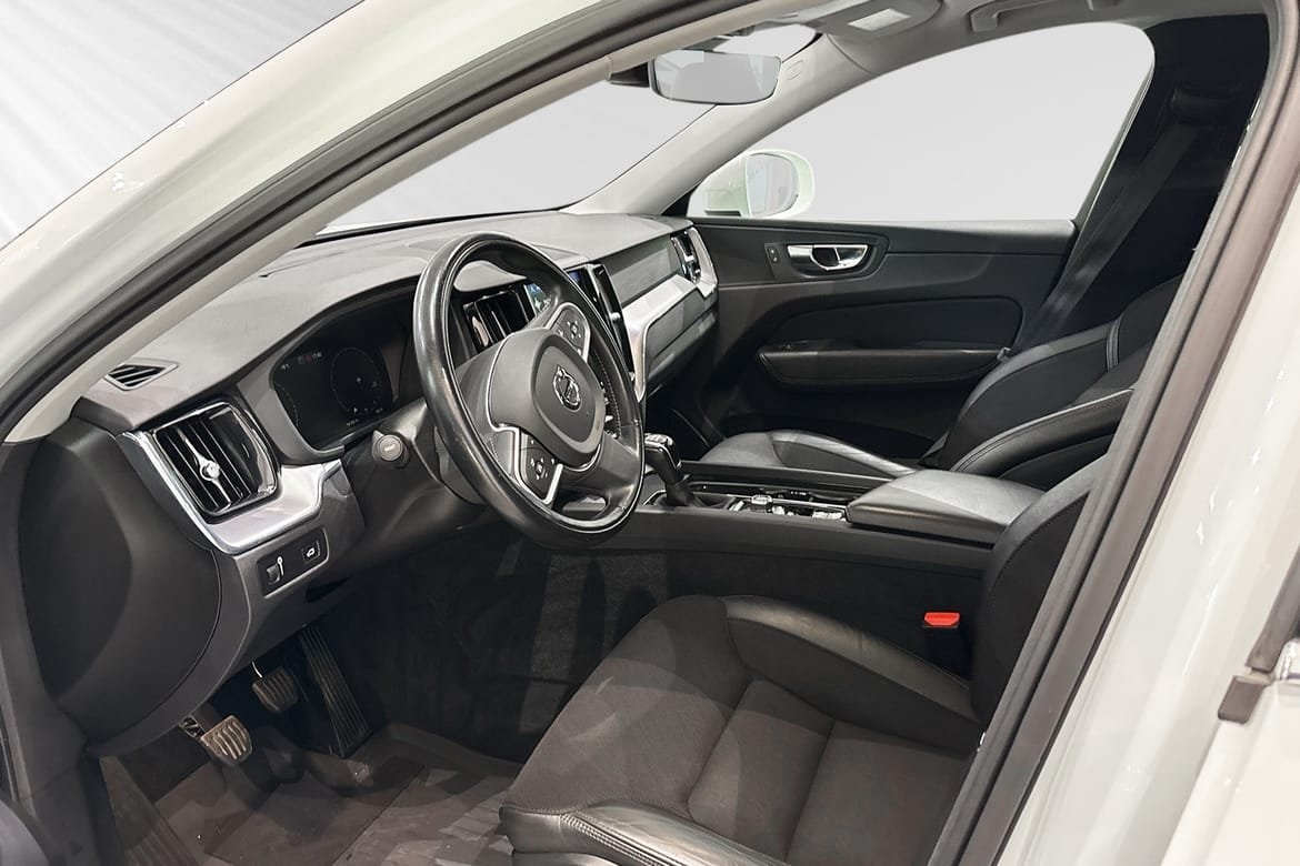 Volvo XC60 D3 Momentum Advanced Edition 2020, bild 7/10