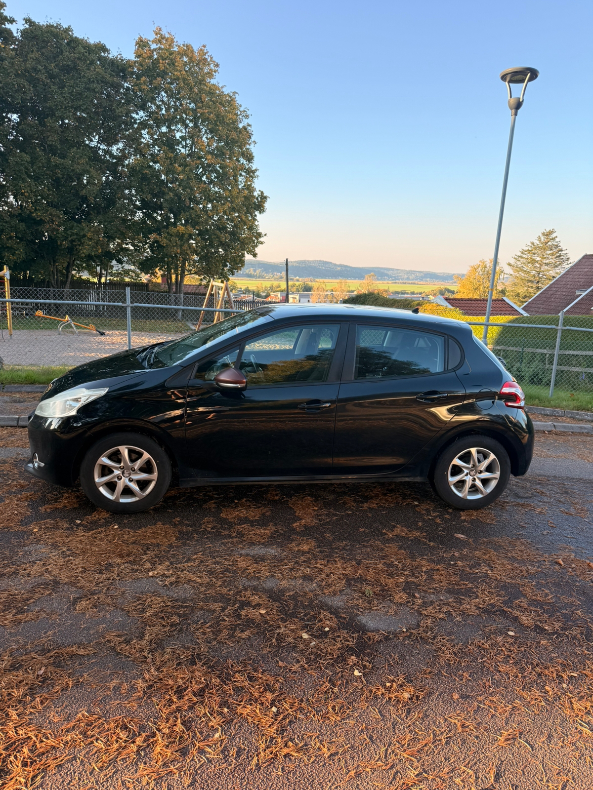 Peugeot 208 5-dörrar 1.2 VTi 82 Manuell 2012, bild 4/10
