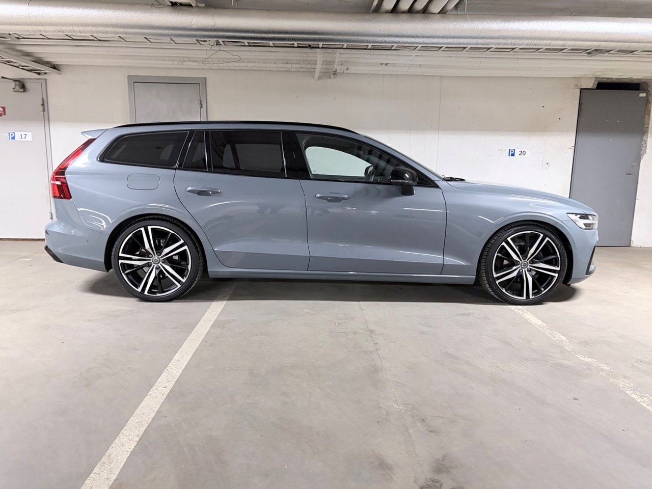 Volvo V60 B4 Plus Dark 2023, kuva 6/10