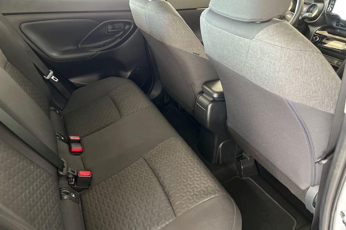 Toyota Yaris Cross Hybrid AWD-i 2023, bild 7/10