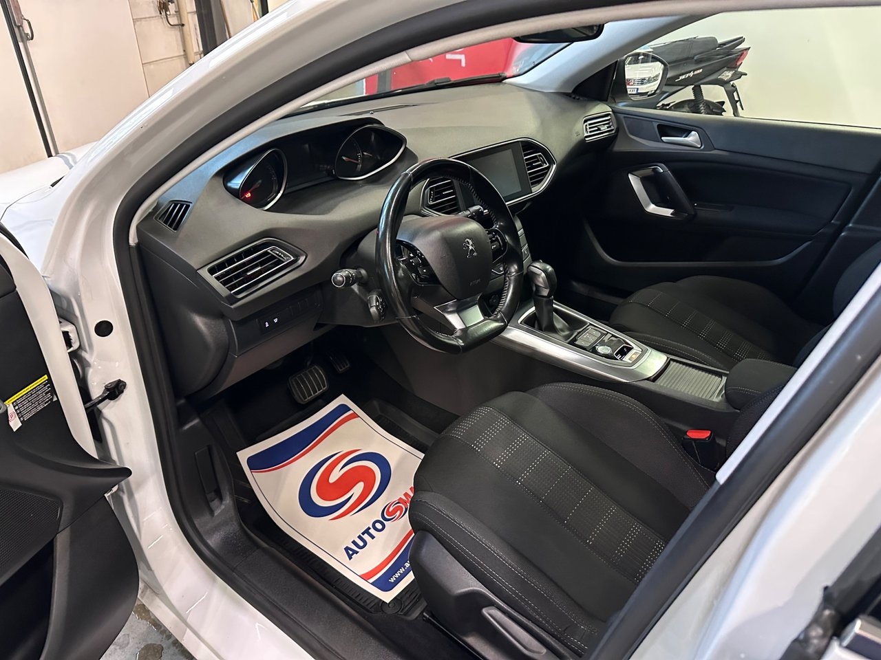 Peugeot 308 2015, bild 7/10