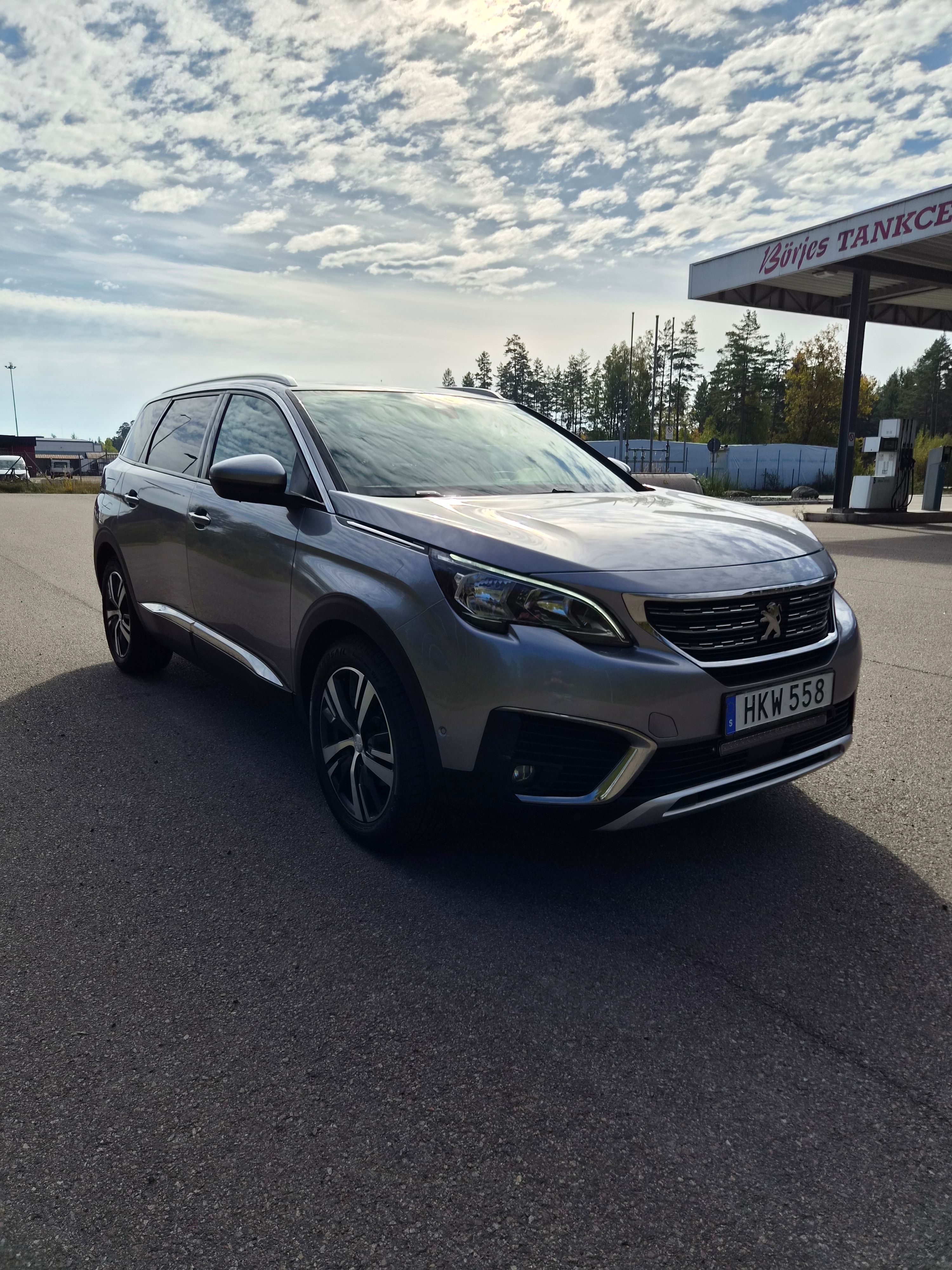 Peugeot 5008 1.2 PureTech 130 EAT 2018, bild 2/8
