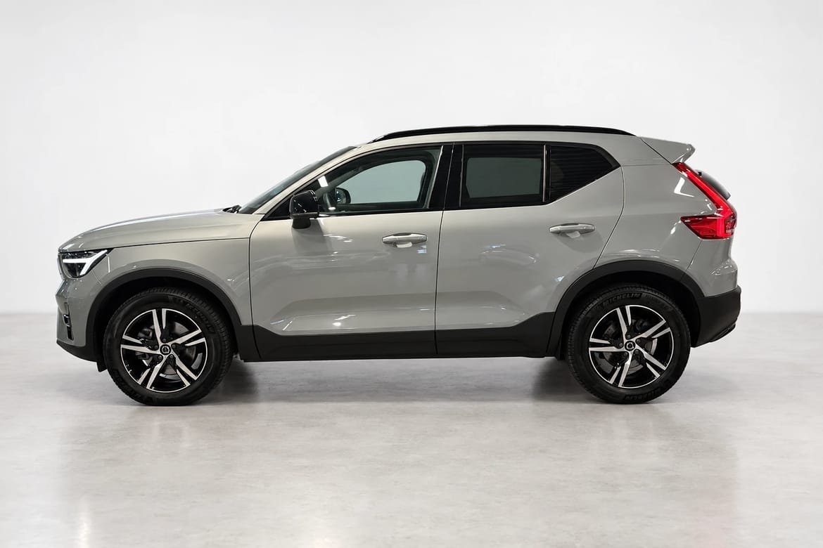 Volvo XC40 B4 FWD Bensin Plus Dark Läder 2025, kuva 2/10