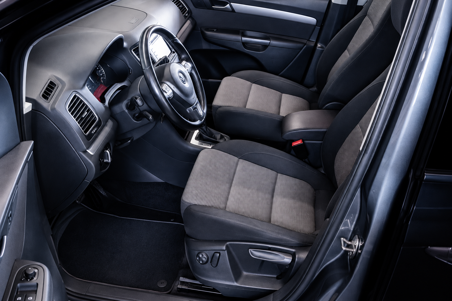 Volkswagen Sharan 2015, bild 4/7