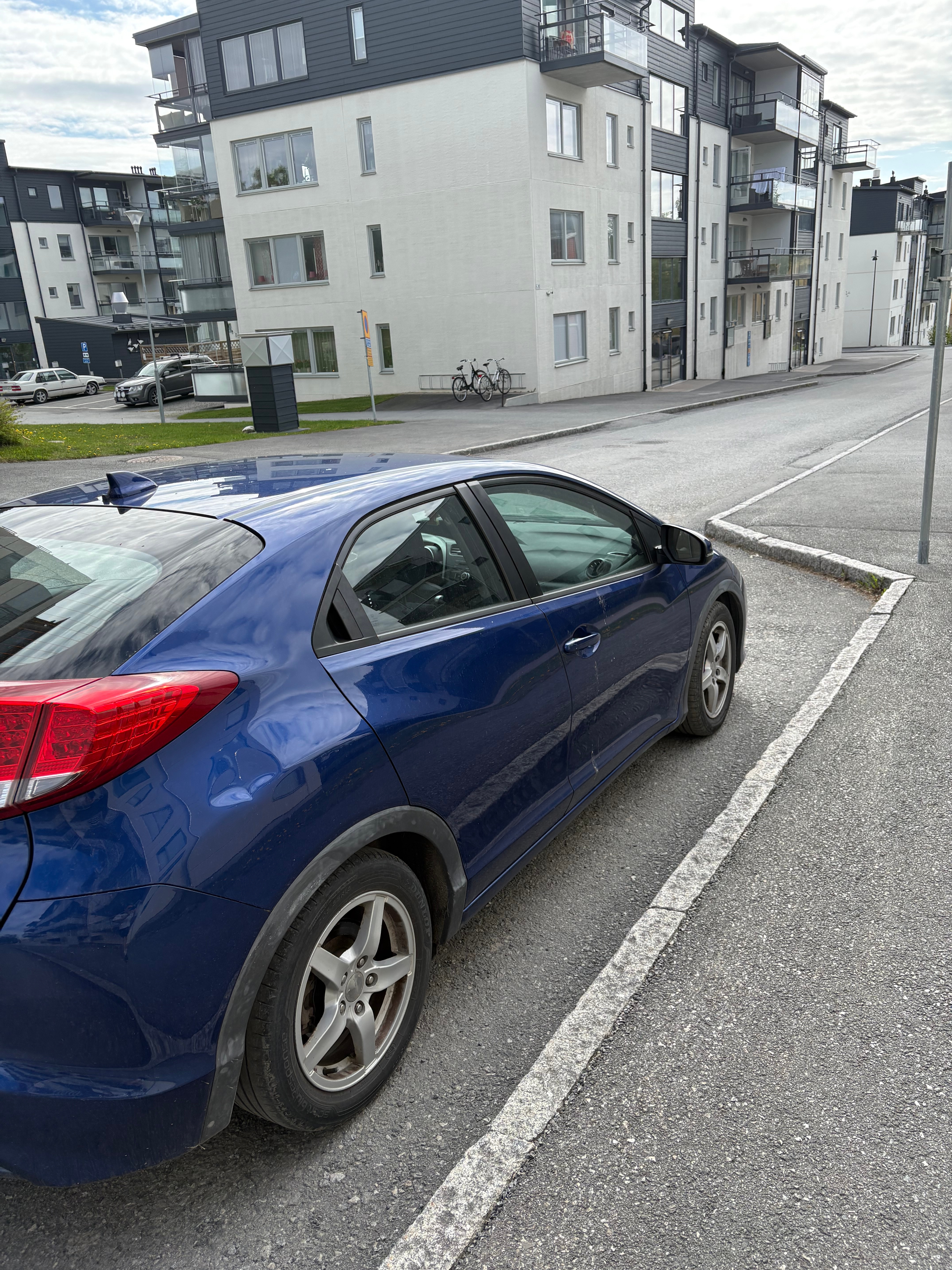 Honda Civic 1.8 i-VTEC Manuell 2012, bild 4/6