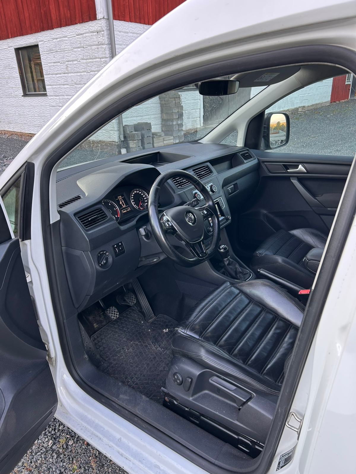 Volkswagen Caddy 2016, bild 3/9