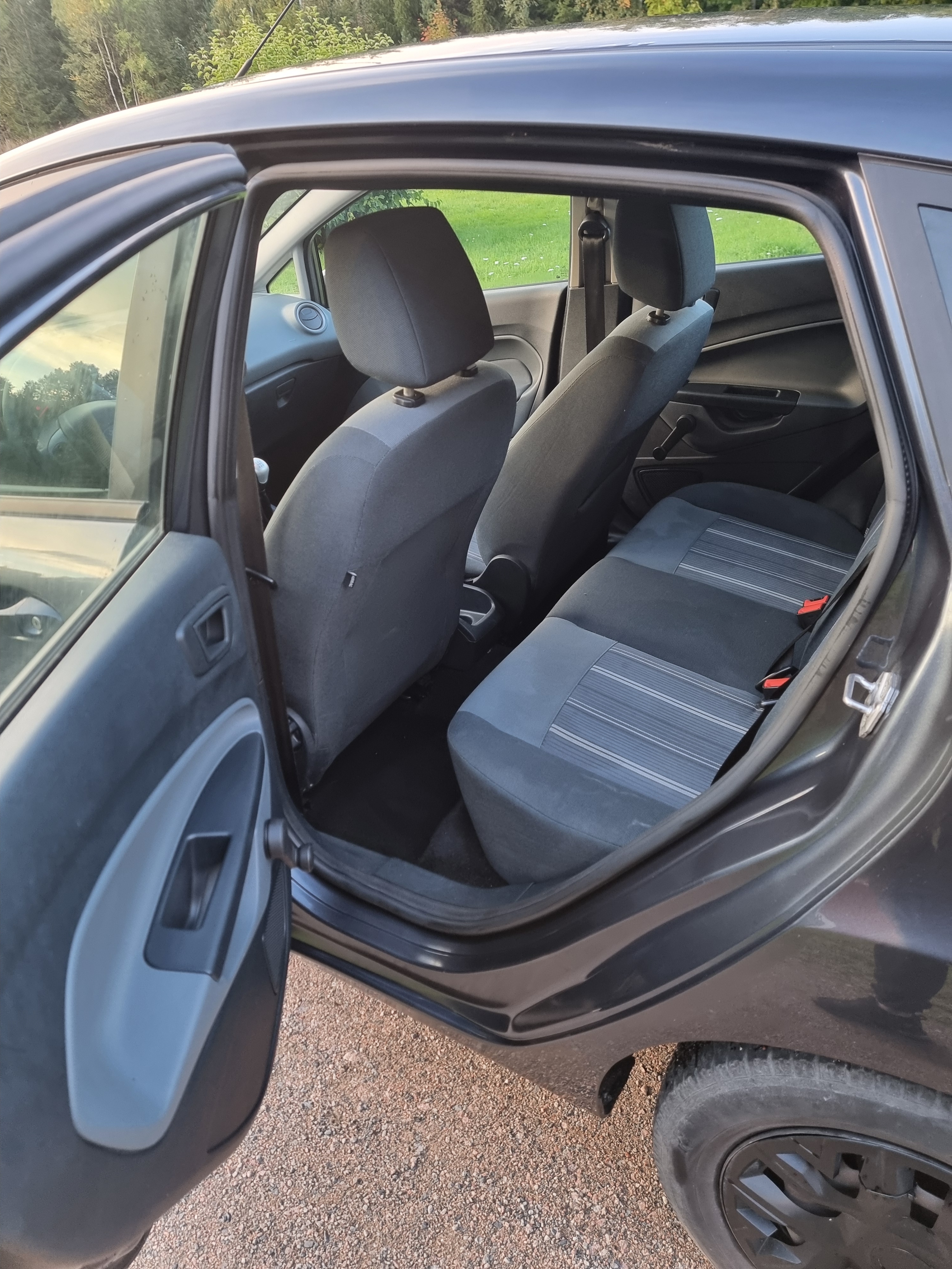 Ford Fiesta 5-dörrar 1.25 Manuell 2010, kuva 2/9