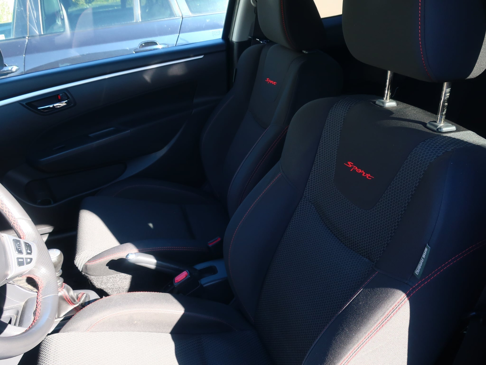 Suzuki Swift 2012, bild 7/8