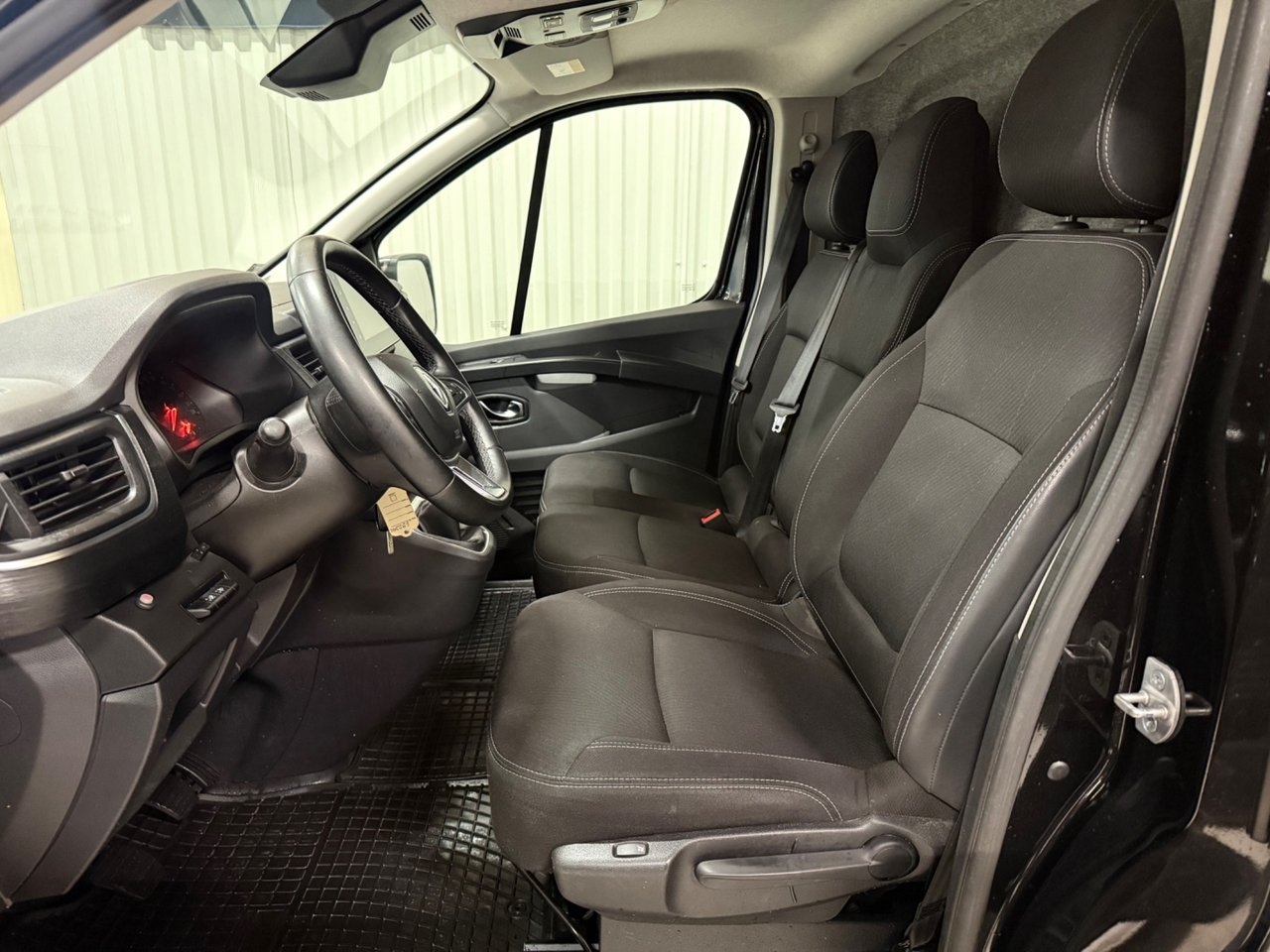 Renault Trafic 2022, bild 7/10