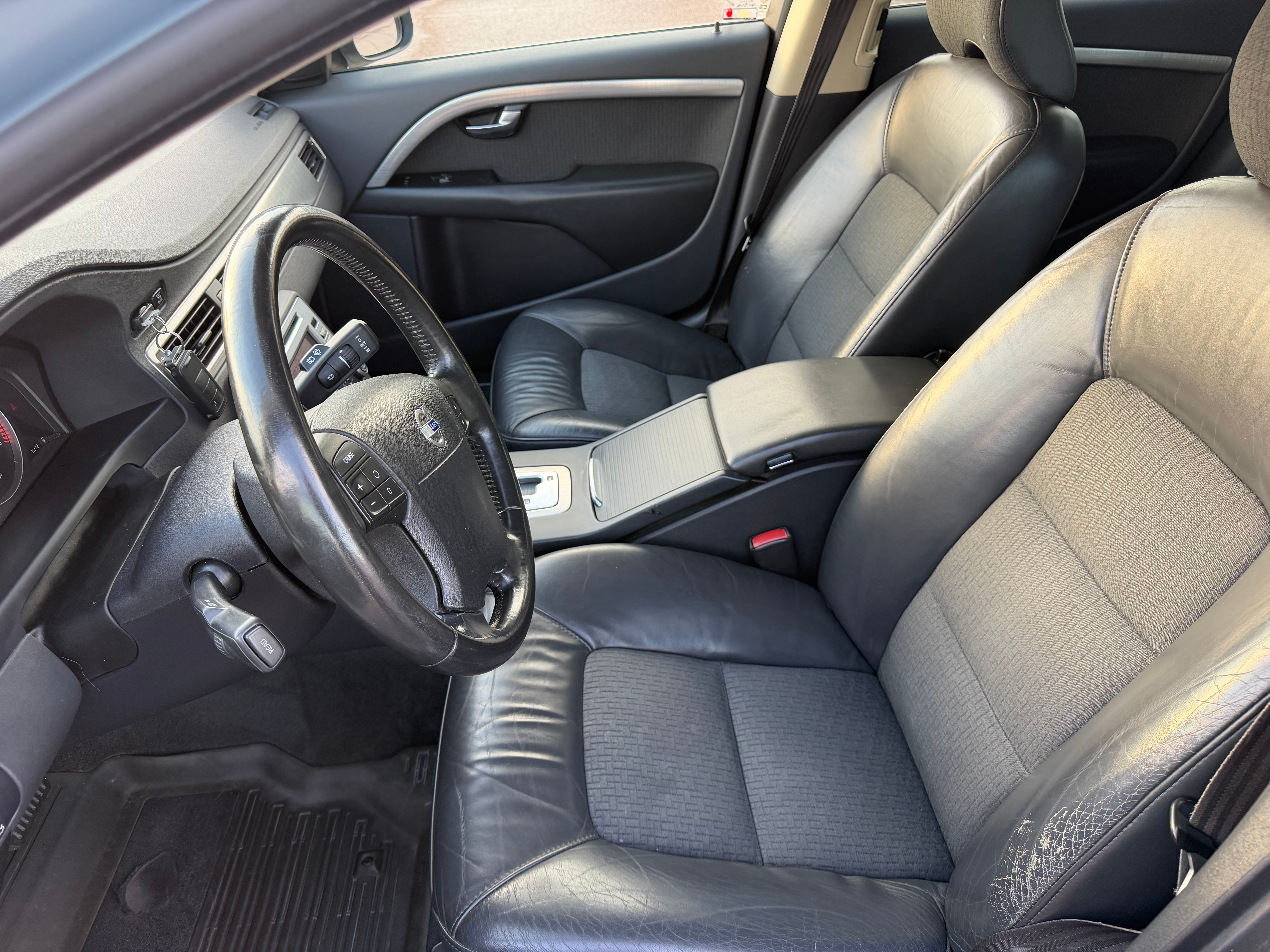 Volvo V70 2.4D Geartronic 2008, photo 7/10
