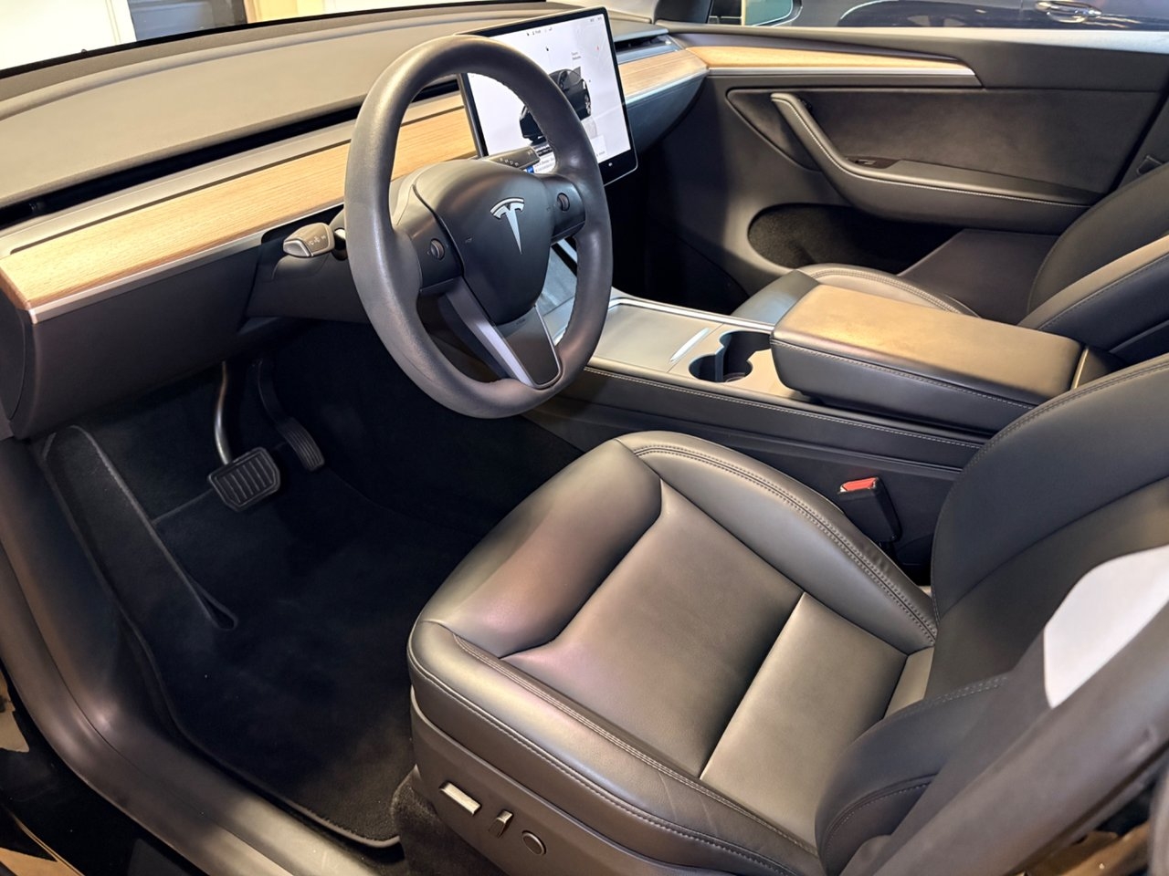 Tesla Model Y 2023, bild 6/10