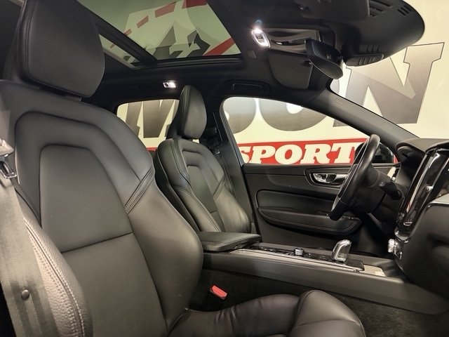 Volvo XC60 T8 Twin Engine AWD R-Design 2019, bild 3/5