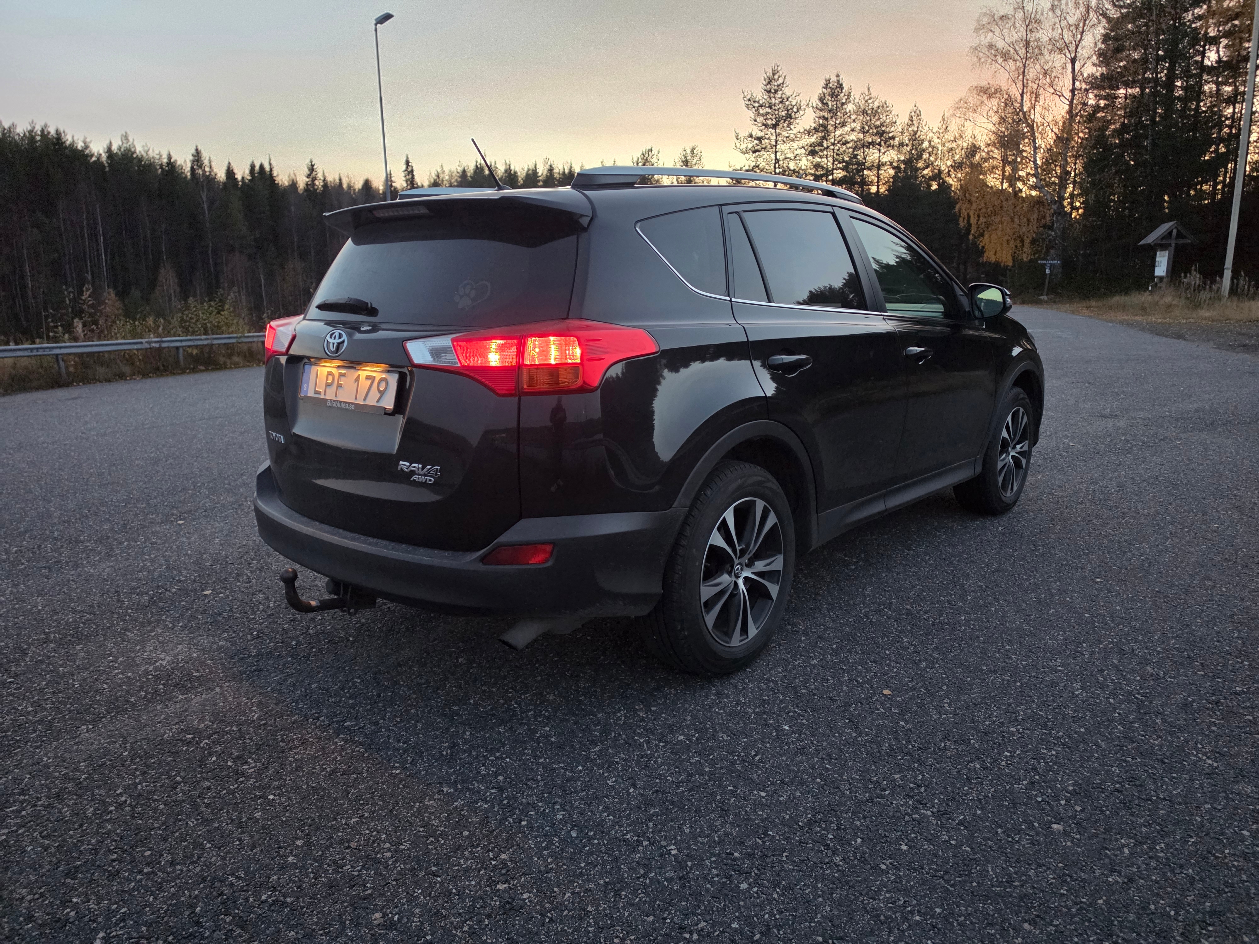 Toyota RAV4 2.0 D-4D AWD Manuell 2014, bild 4/5