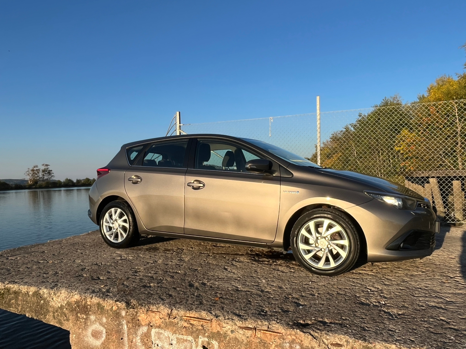 Toyota Auris Hybrid e-CVT 2016, bild 3/10