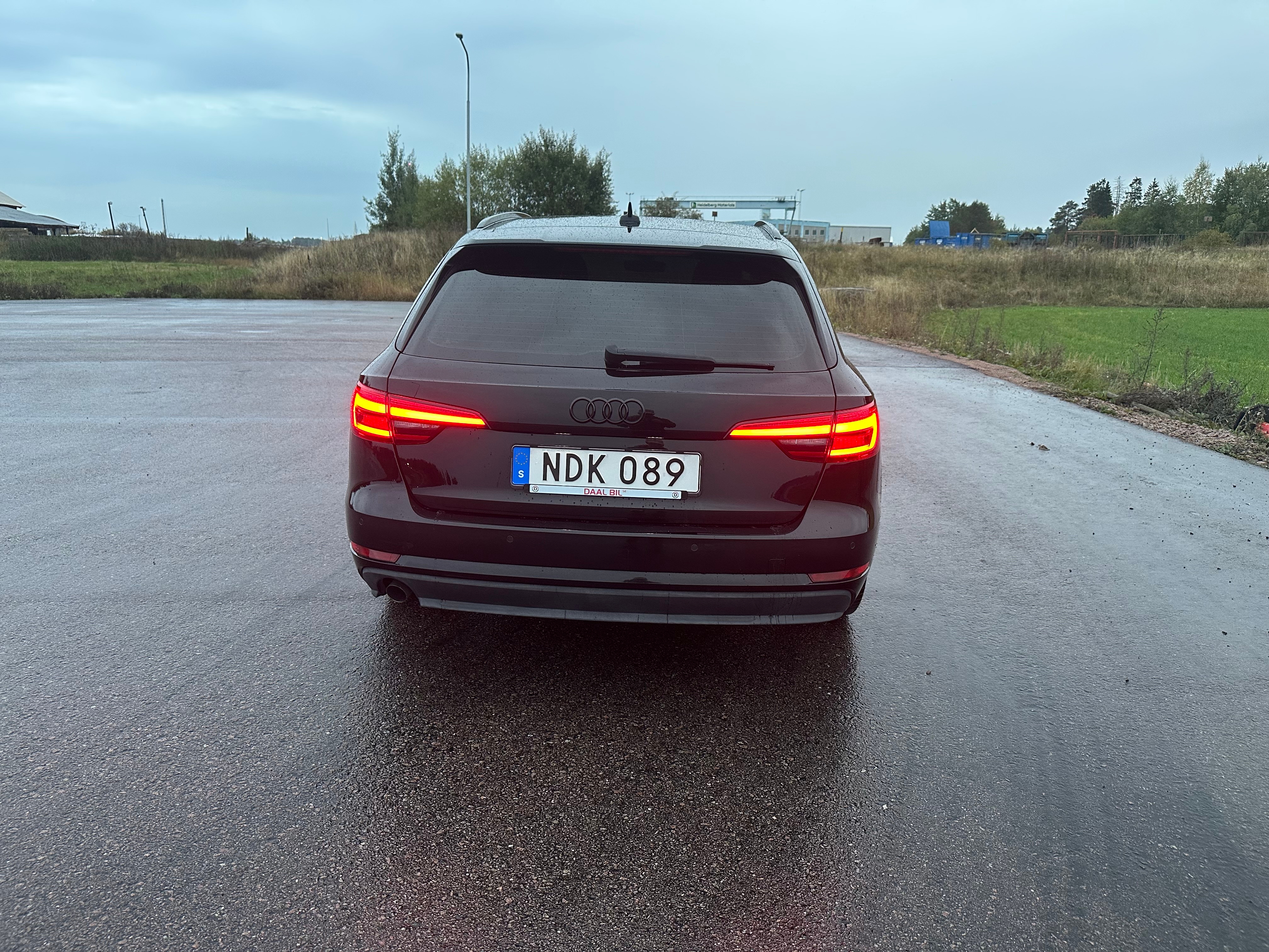 Audi A4 Avant 2.0 TDI S Tronic 2016, bild 2/10