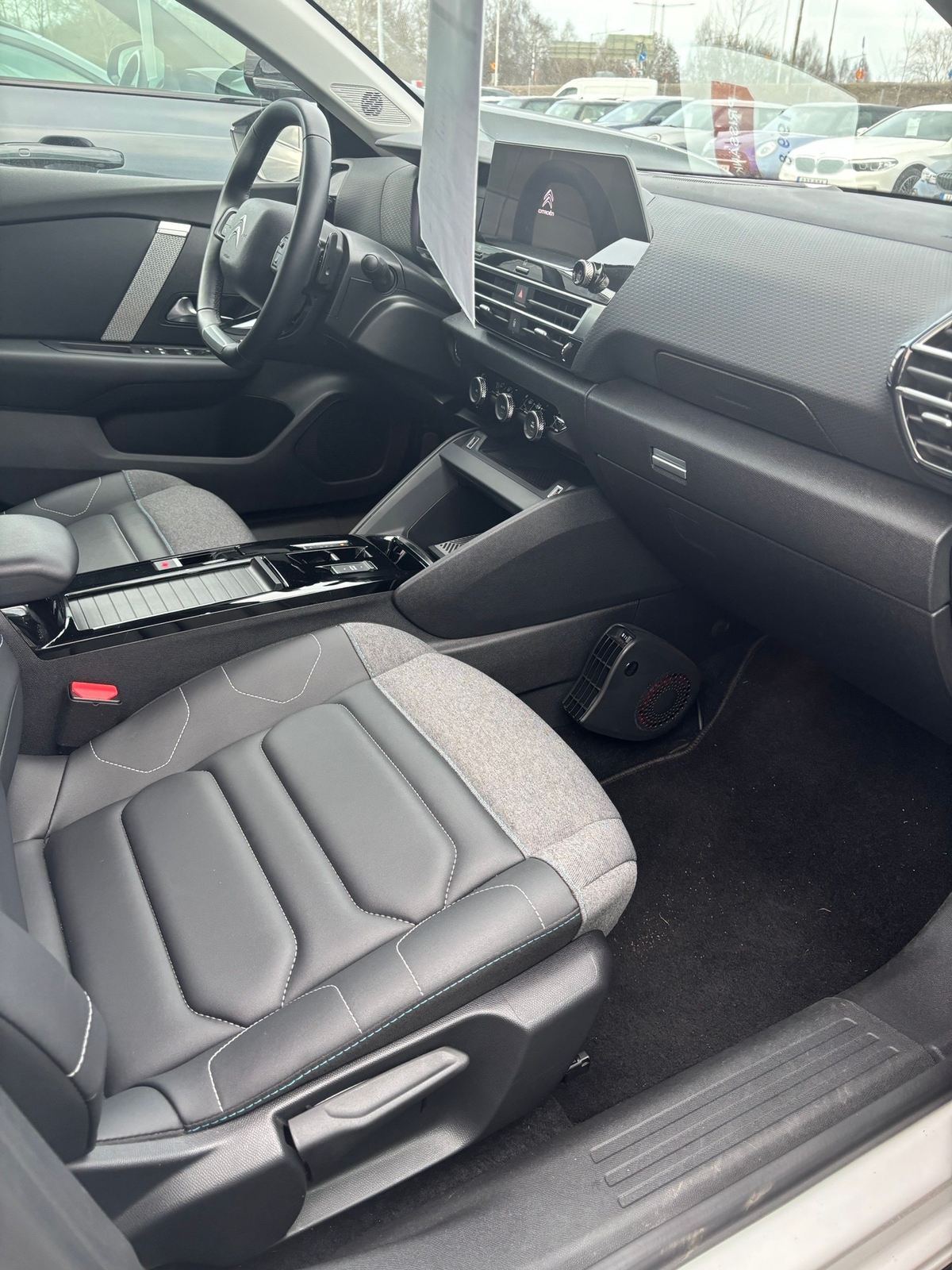 Citroen C4 1.2 PureTech EAT 2023, bild 5/7