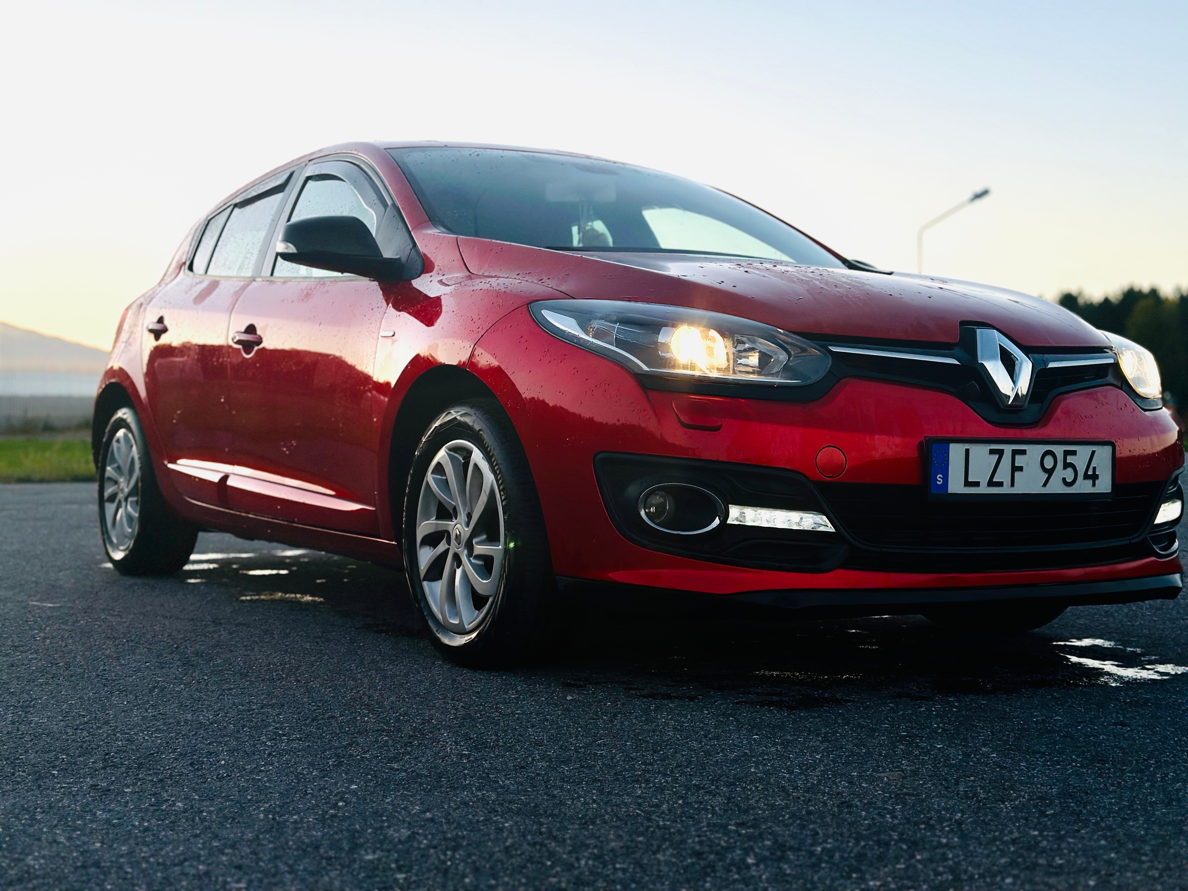 Renault Megane III 1.5 dCi EDC 2016, bild 2/9
