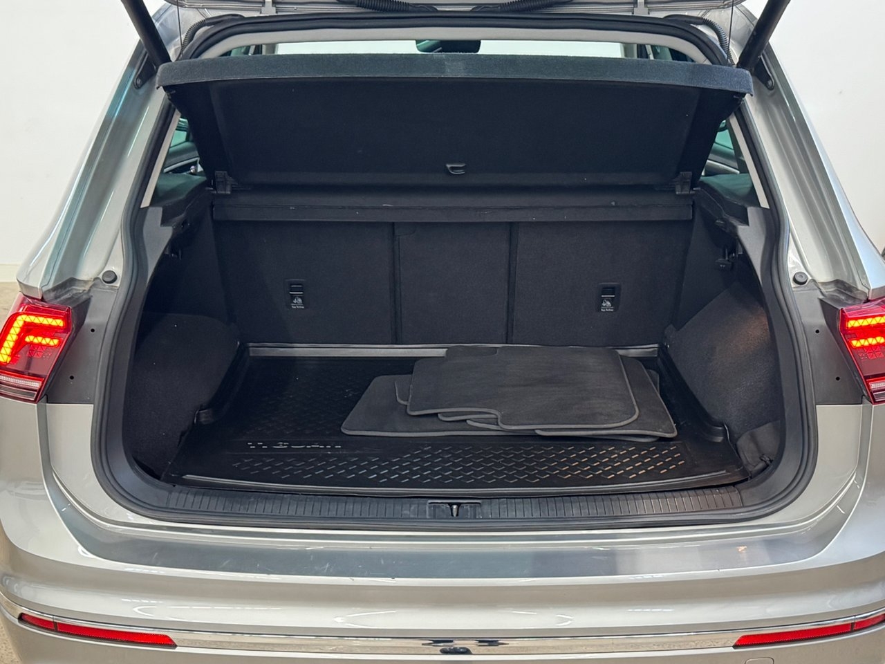 Volkswagen Tiguan 2019, bild 7/10