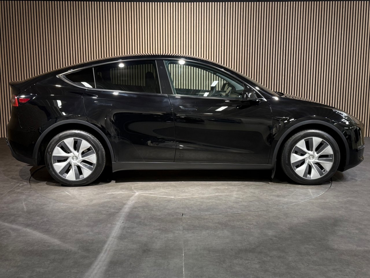 Tesla Model Y Long Range AWD 2022, photo 3/10