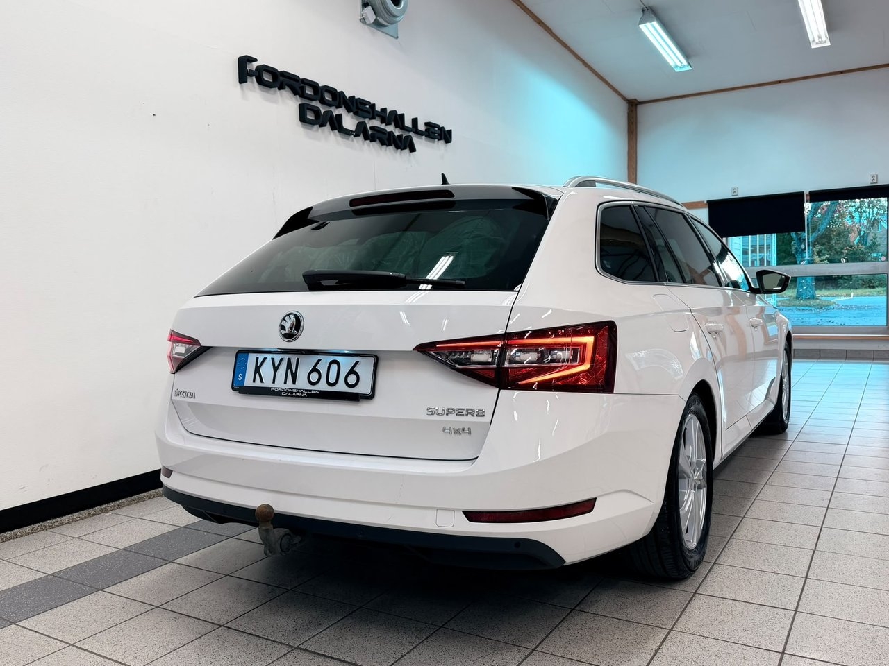 Skoda Superb 2018, bild 6/10