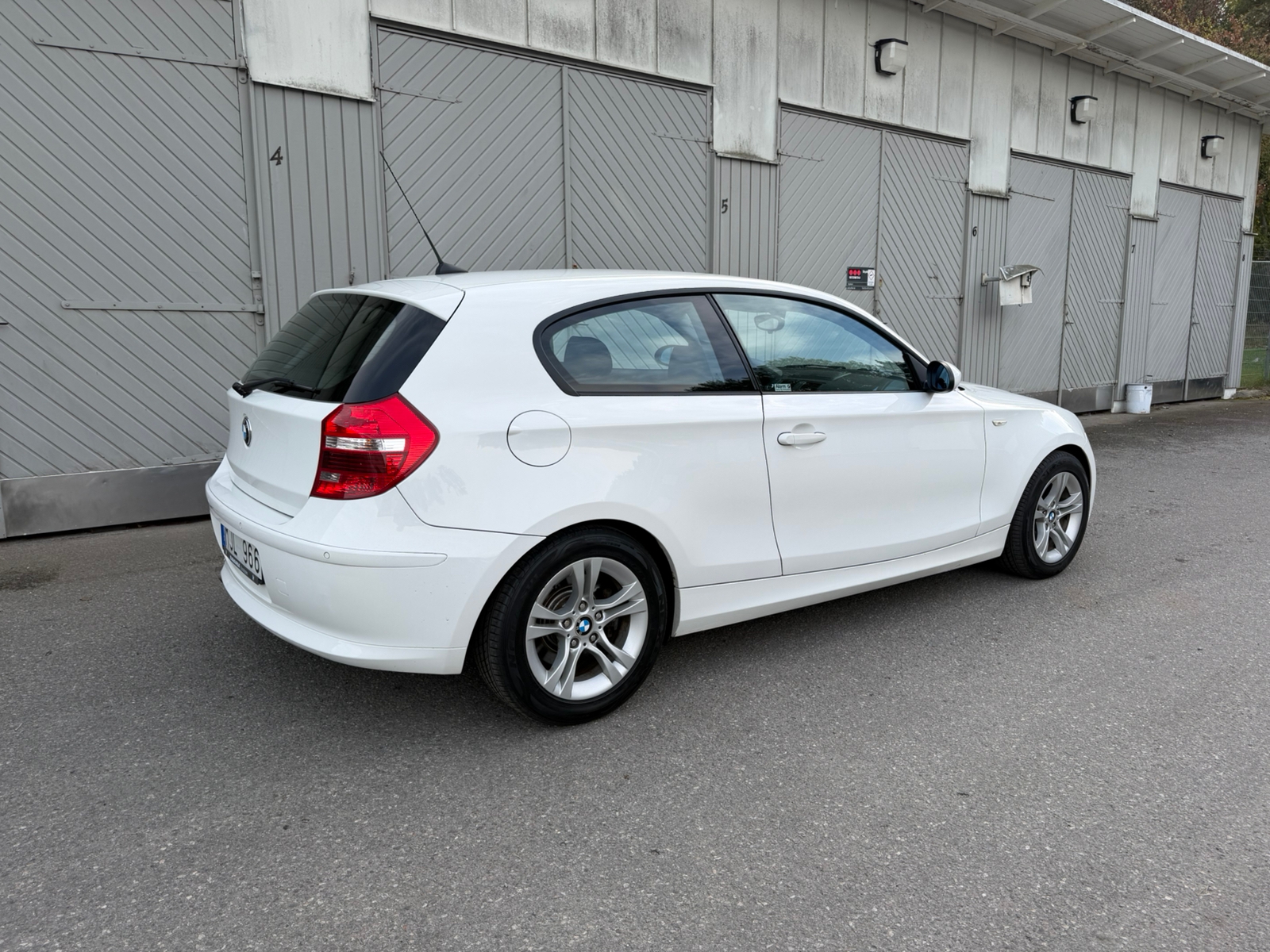 BMW 118 d 3-dörrars Manuell NY KAMKEDJA 2008, bild 4/5