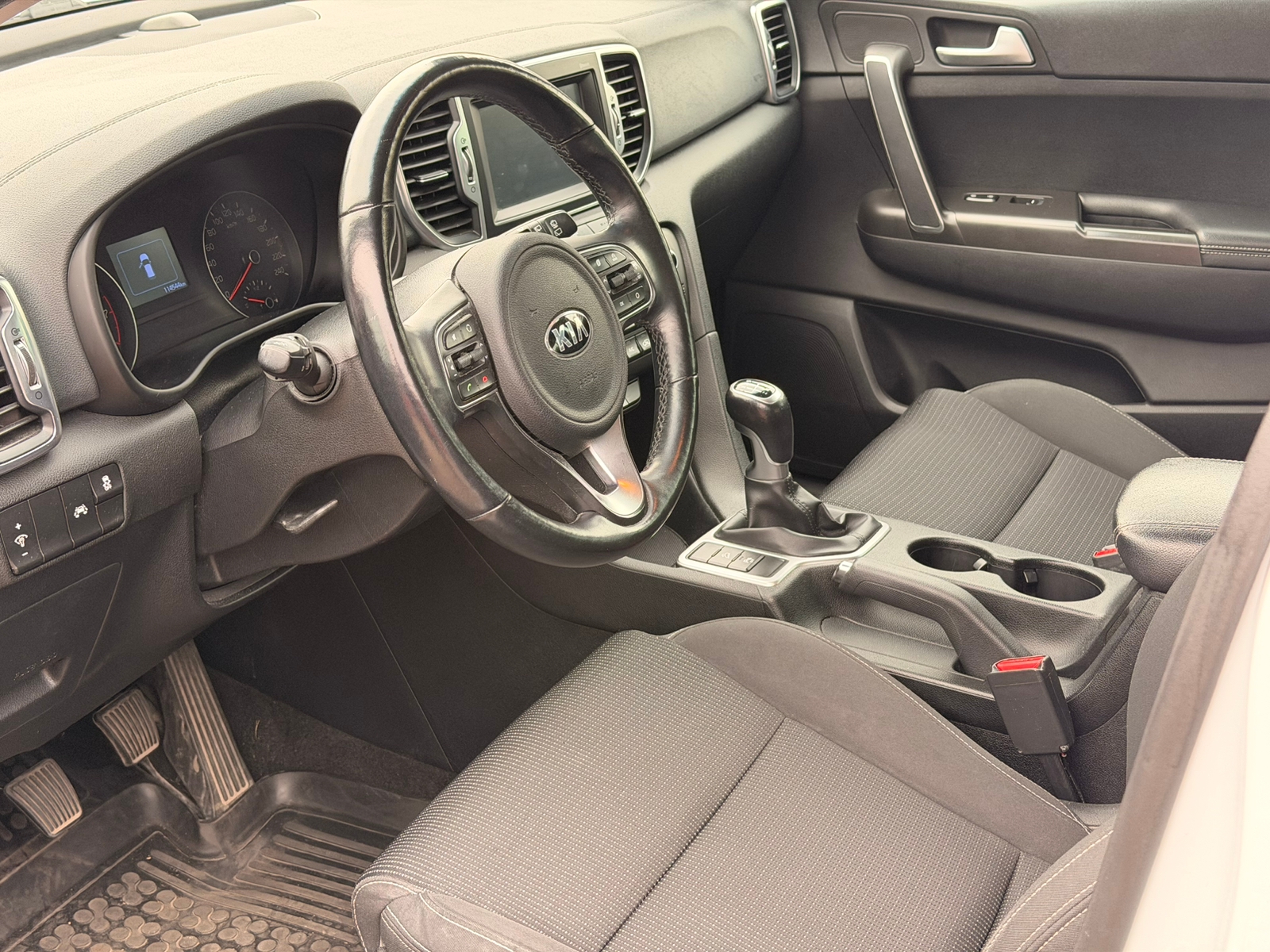 Kia Sportage 1.6 GDI Manuell 2016, bild 3/6