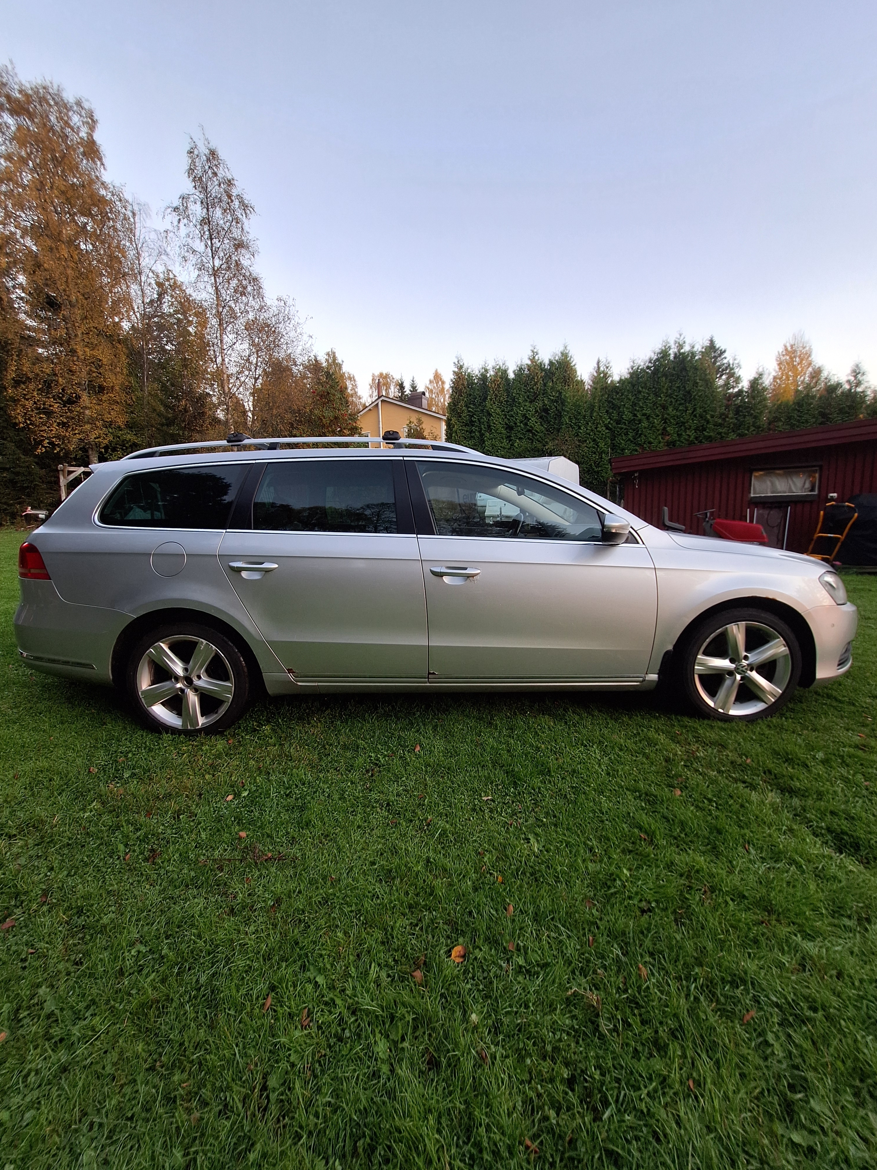 Volkswagen Passat 2011, photo 5/10