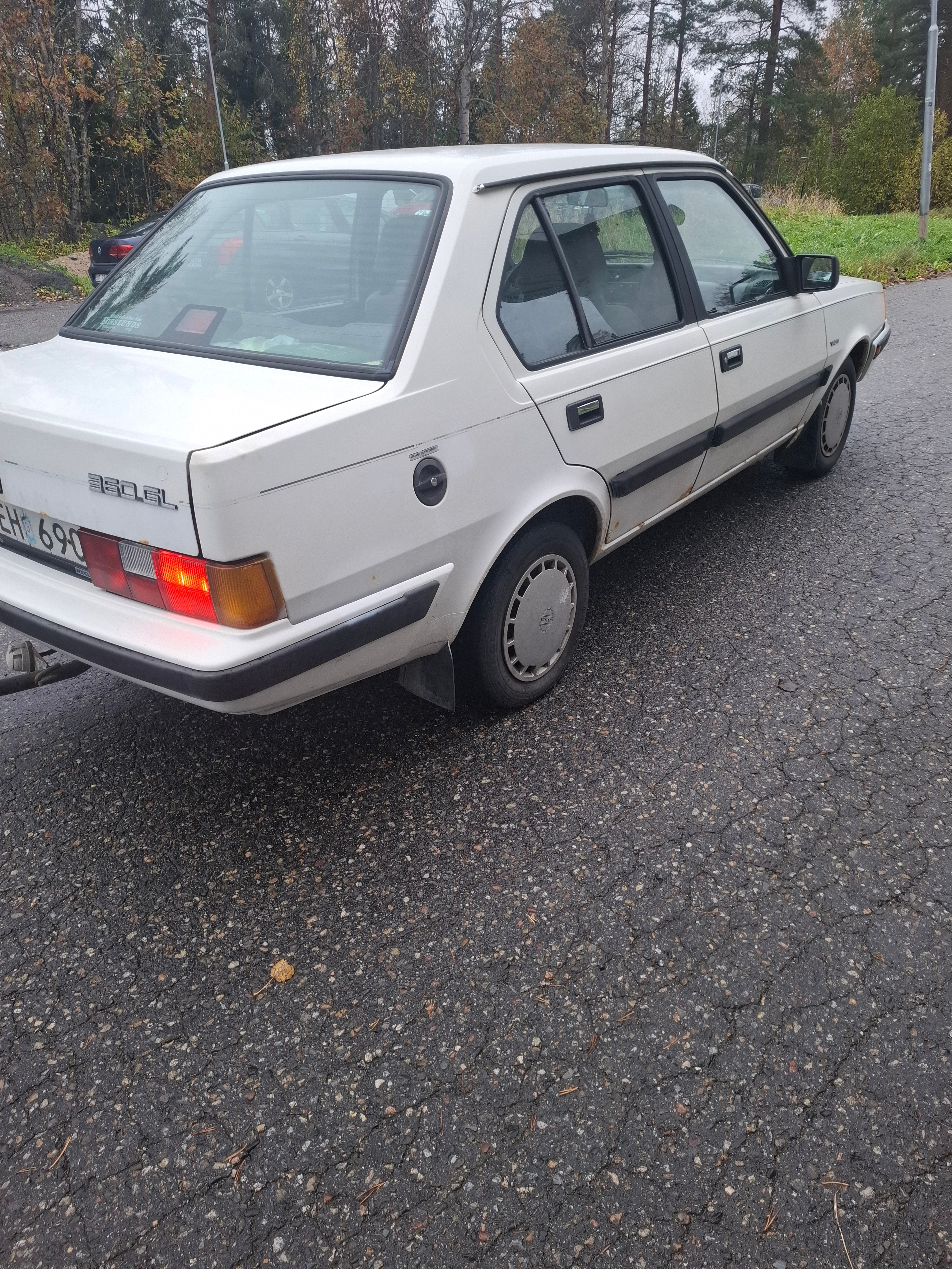 Volvo 360 Sedan 2.0 Manuell 1988, kuva 4/9