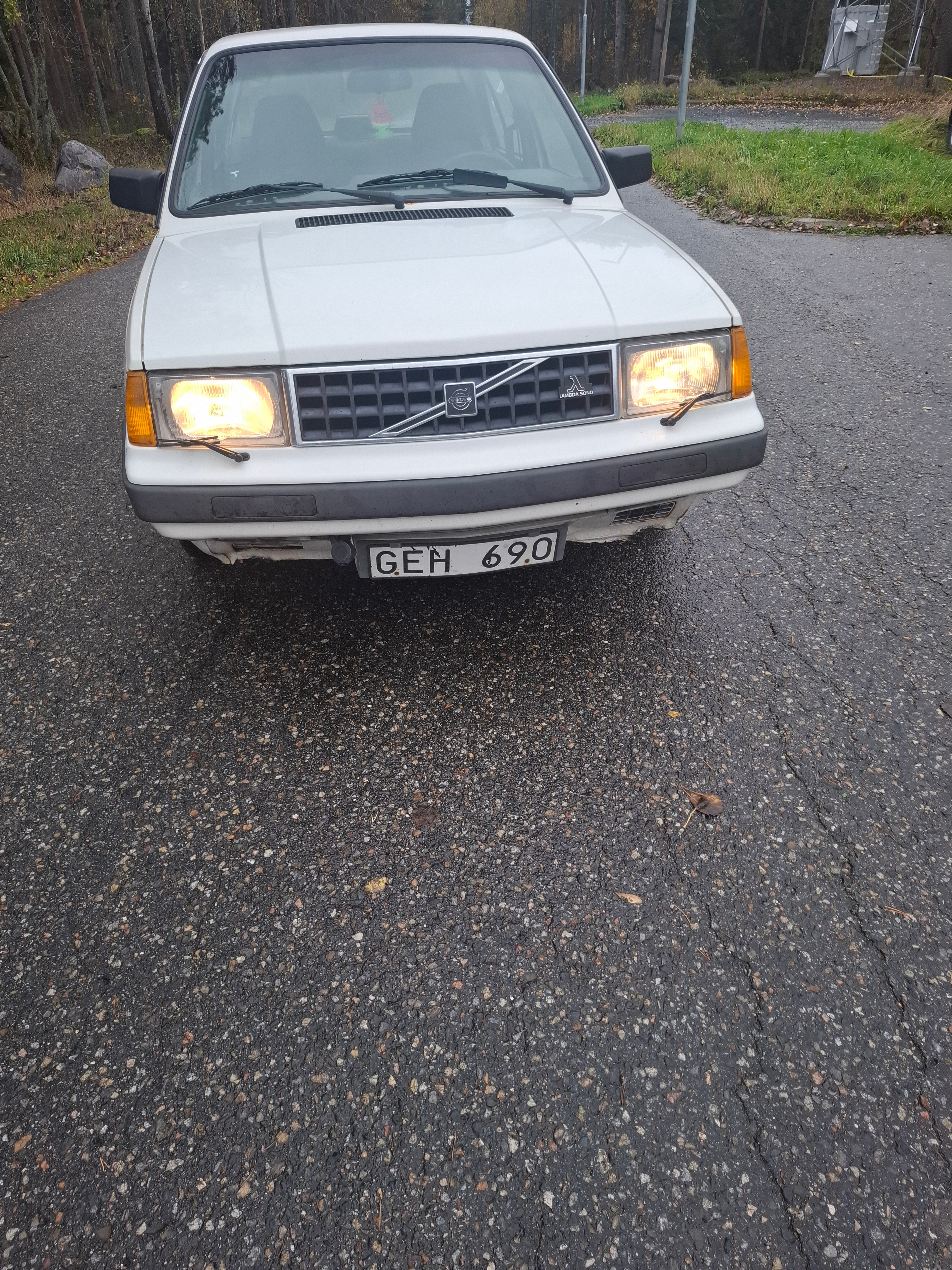Volvo 360 Sedan 2.0 Manuell 1988, kuva 2/9