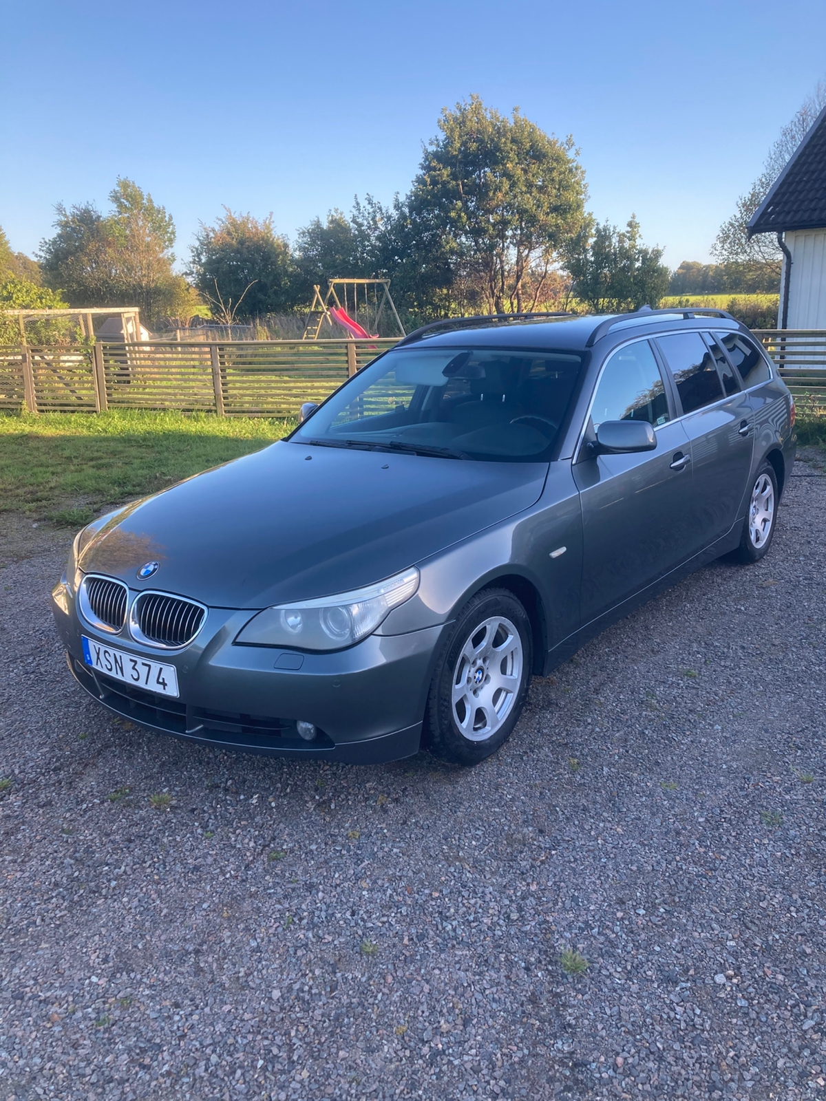 BMW 525