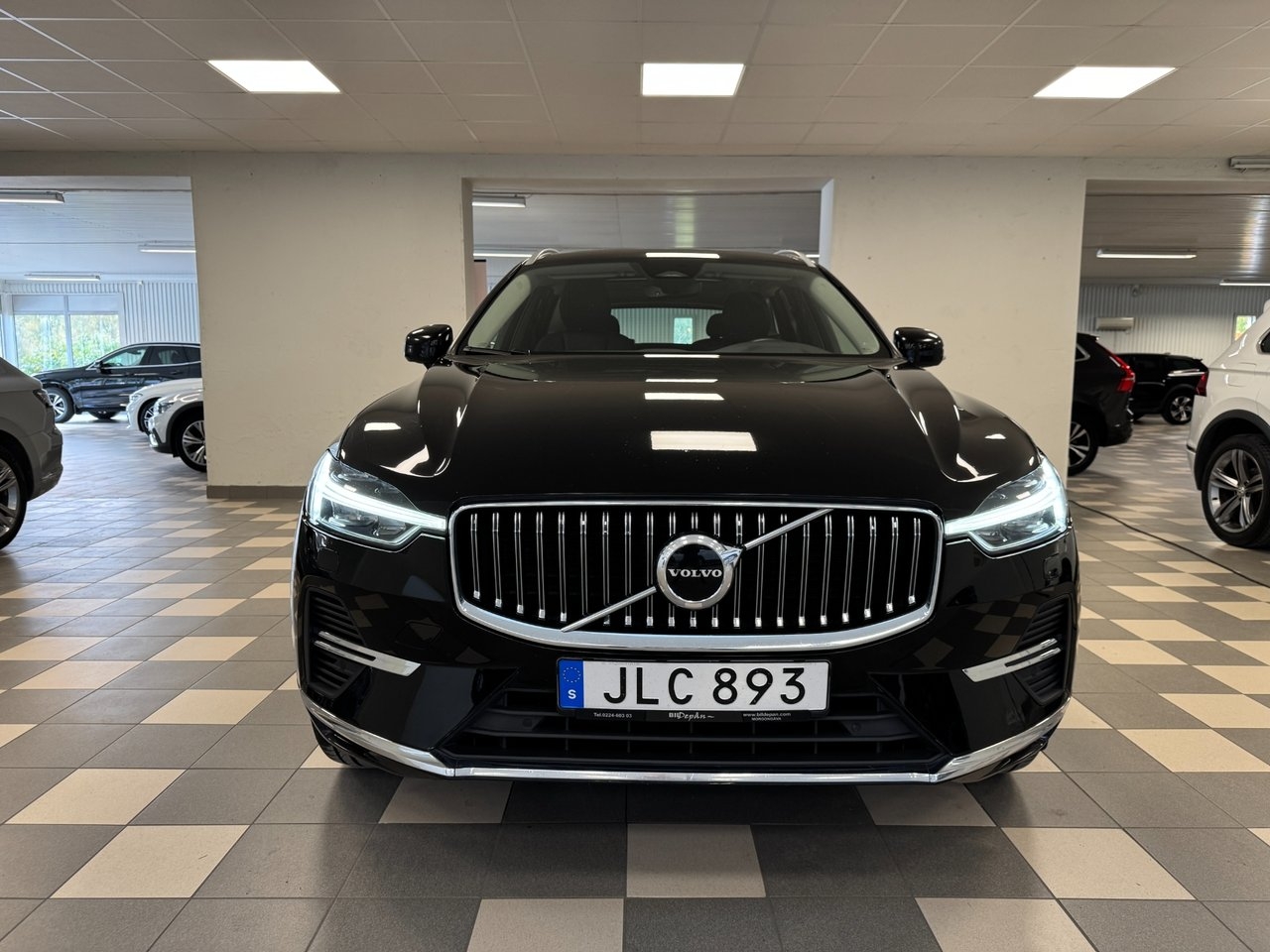 Volvo XC60 Recharge T6 AWD Helskinn 2023, photo 2/26