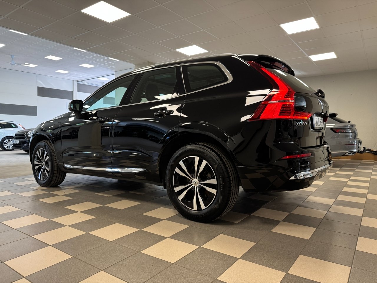 Volvo XC60 Recharge T6 AWD Helskinn 2023, photo 4/26
