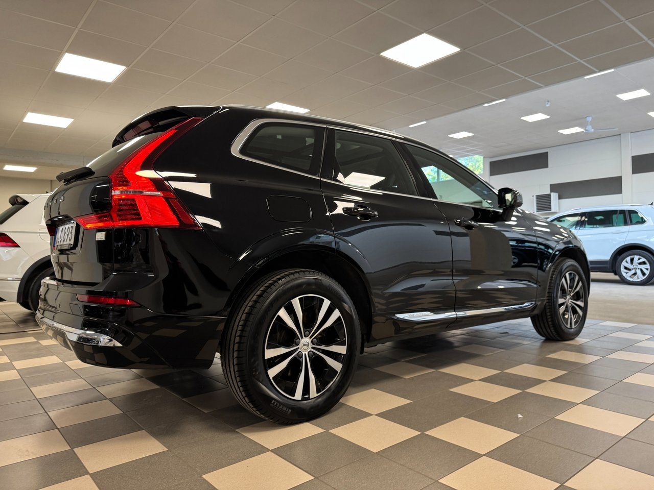 Volvo XC60 Recharge T6 AWD Helskinn 2023, photo 5/26