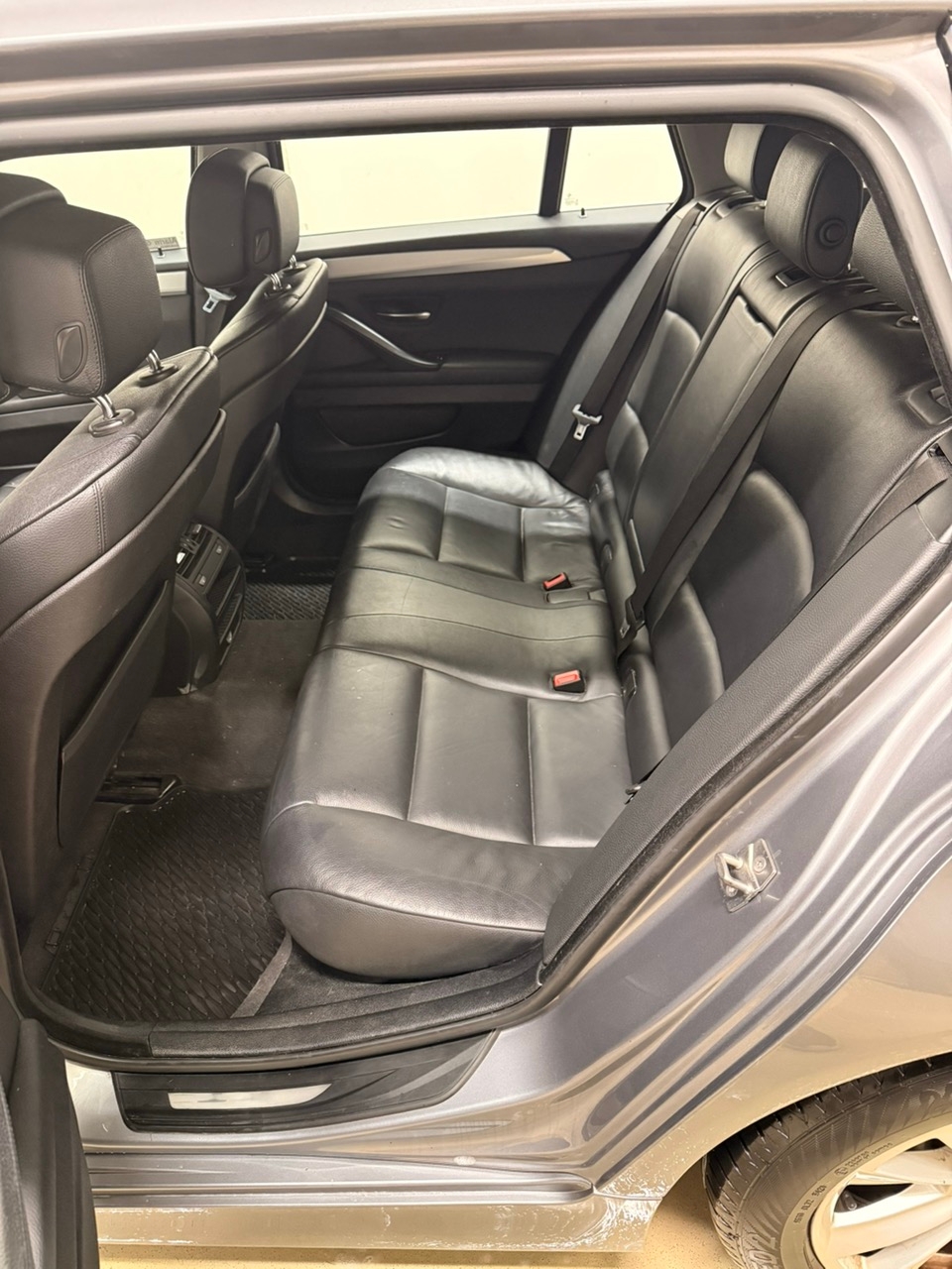BMW 520 d Touring Steptronic 2012, kuva 7/9