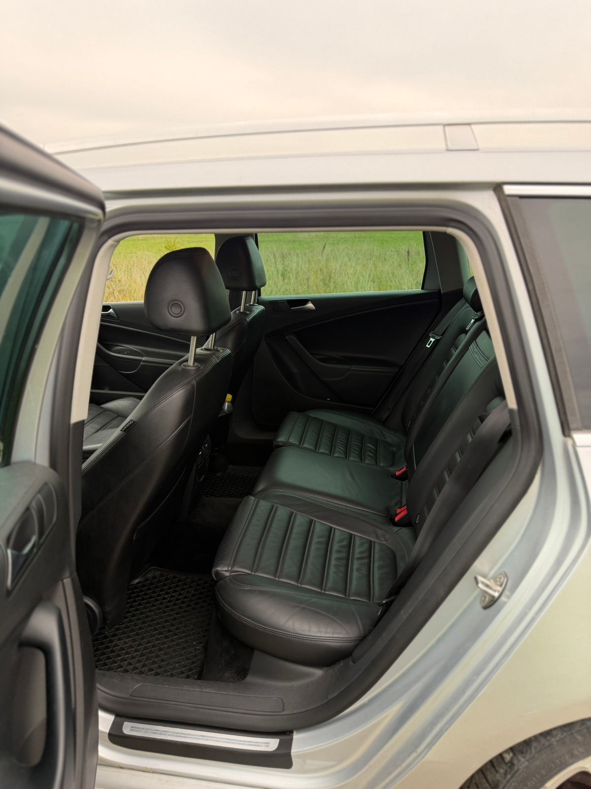 Volkswagen Passat 2010, bild 7/10