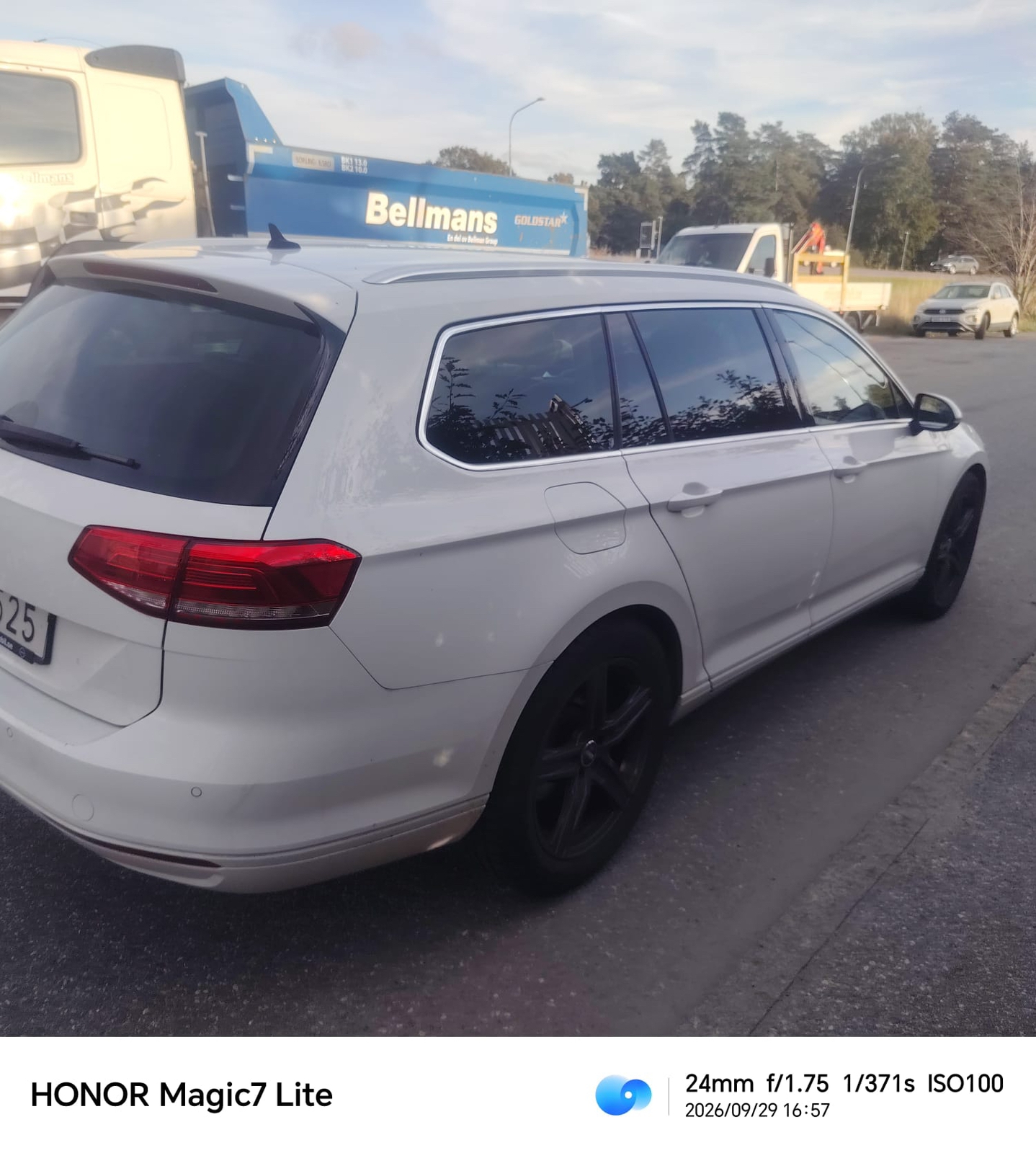 Volkswagen Passat 2019, photo 3/10